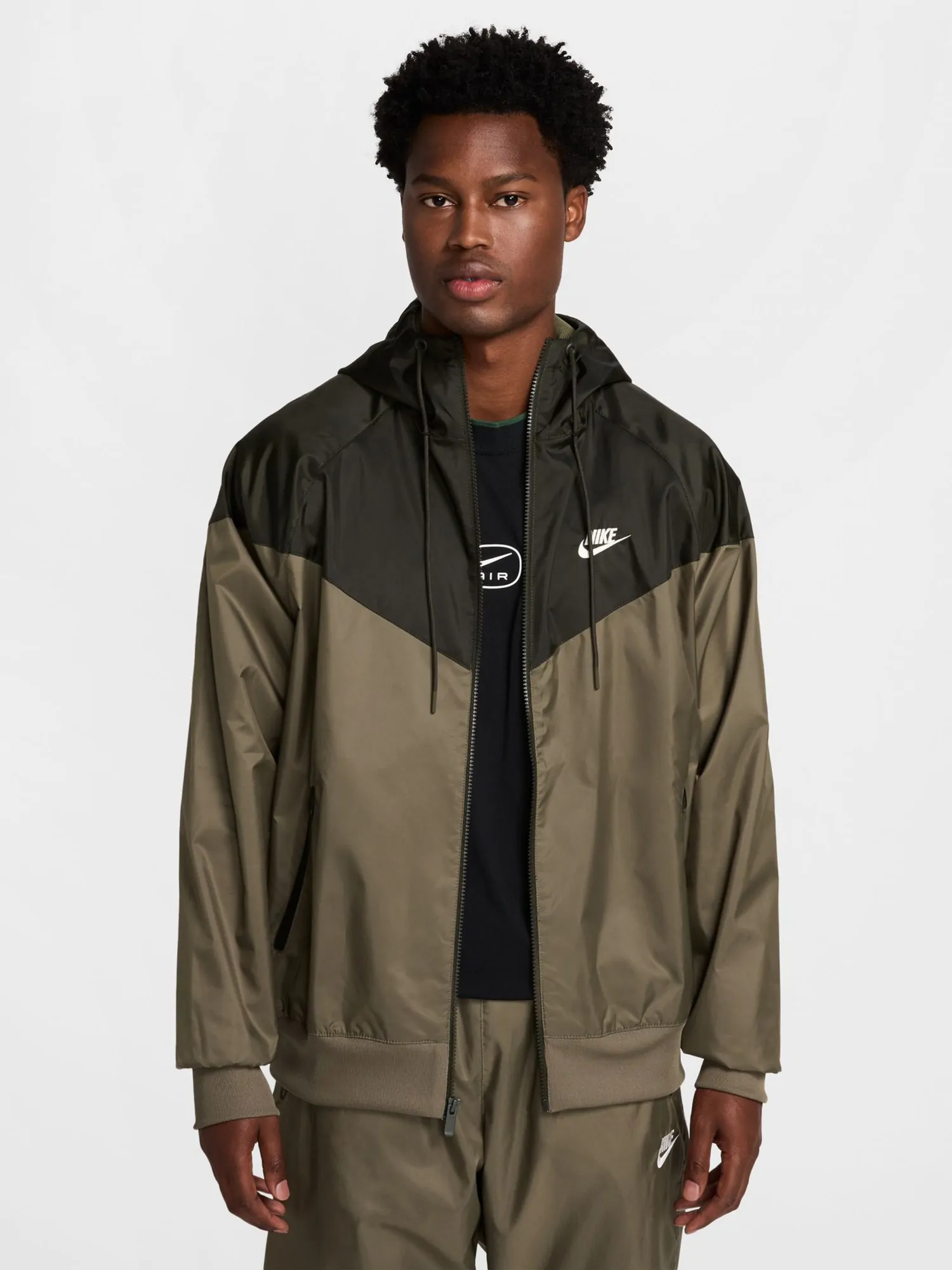 Вітрівка чоловіча Nike M NK WVN LND WR HD JKT хакі DA0001-222