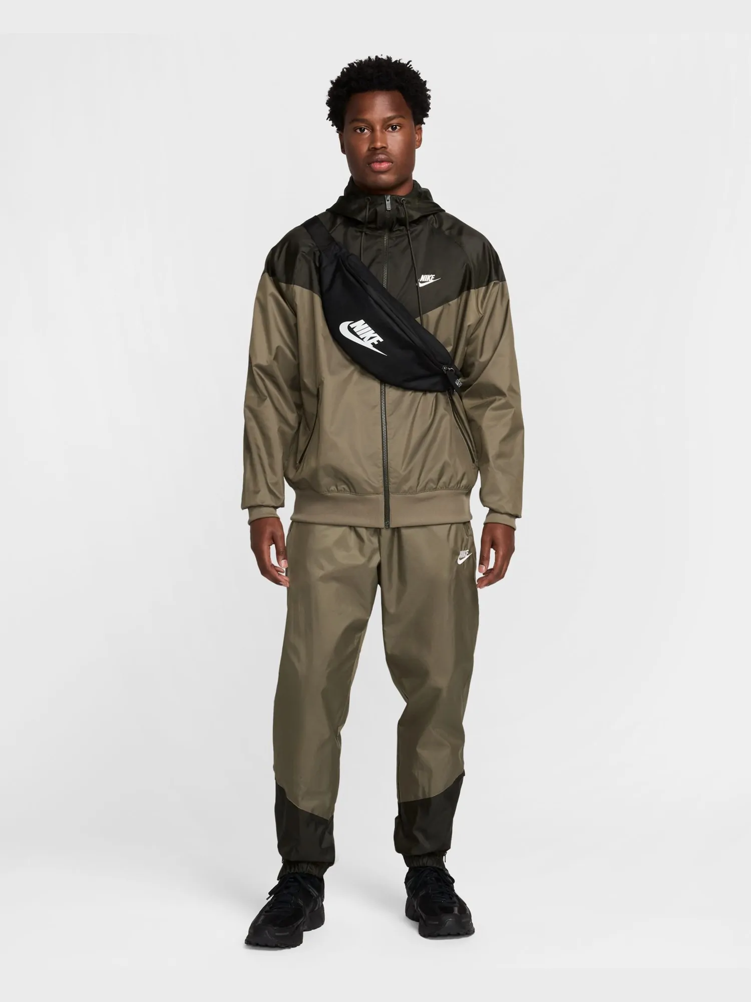 Ветровка мужская Nike M NK WVN LND WR HD JKT хаки DA0001-222