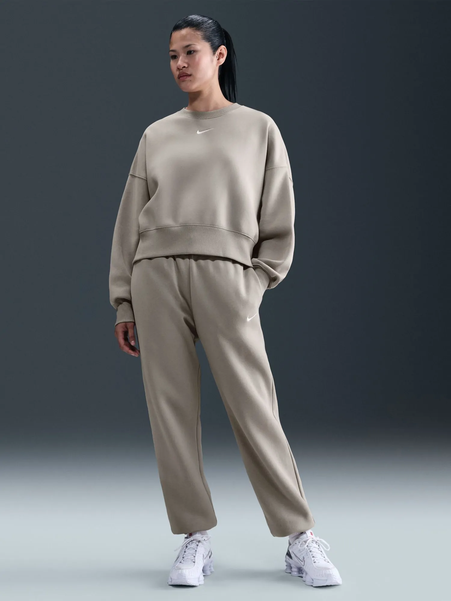 Брюки женские Nike W NSW PHNX FLC HR OS PANT 2 серые FZ5996-009