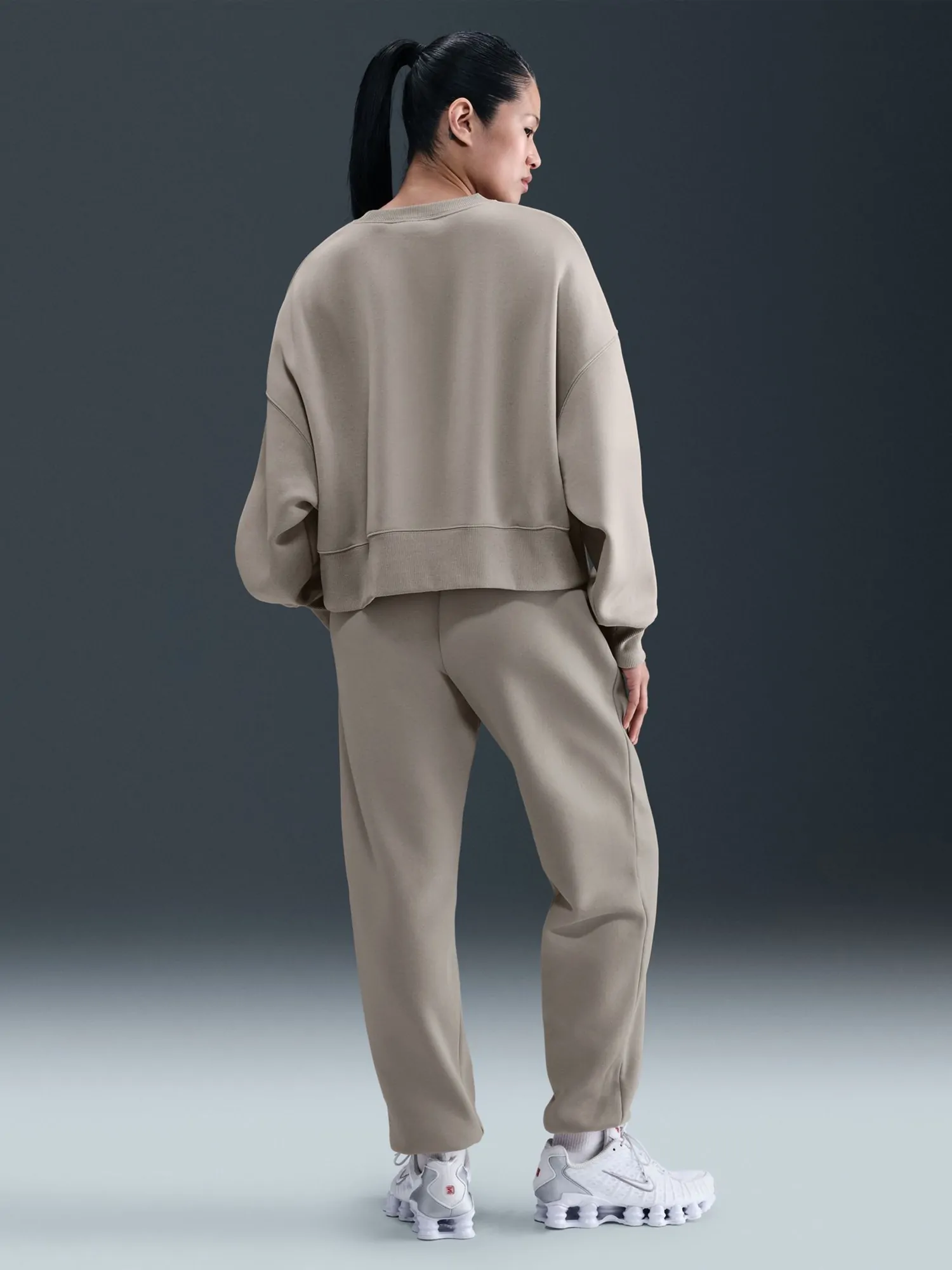 Брюки женские Nike W NSW PHNX FLC HR OS PANT 2 серые FZ5996-009