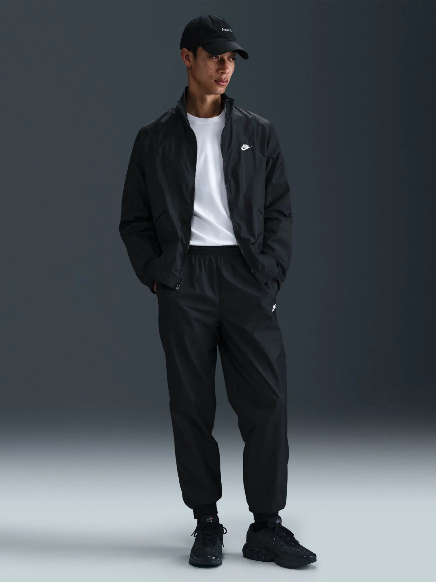 Костюм мужской Nike M NK CLUB WVN TRK SUIT черный HJ1985-011