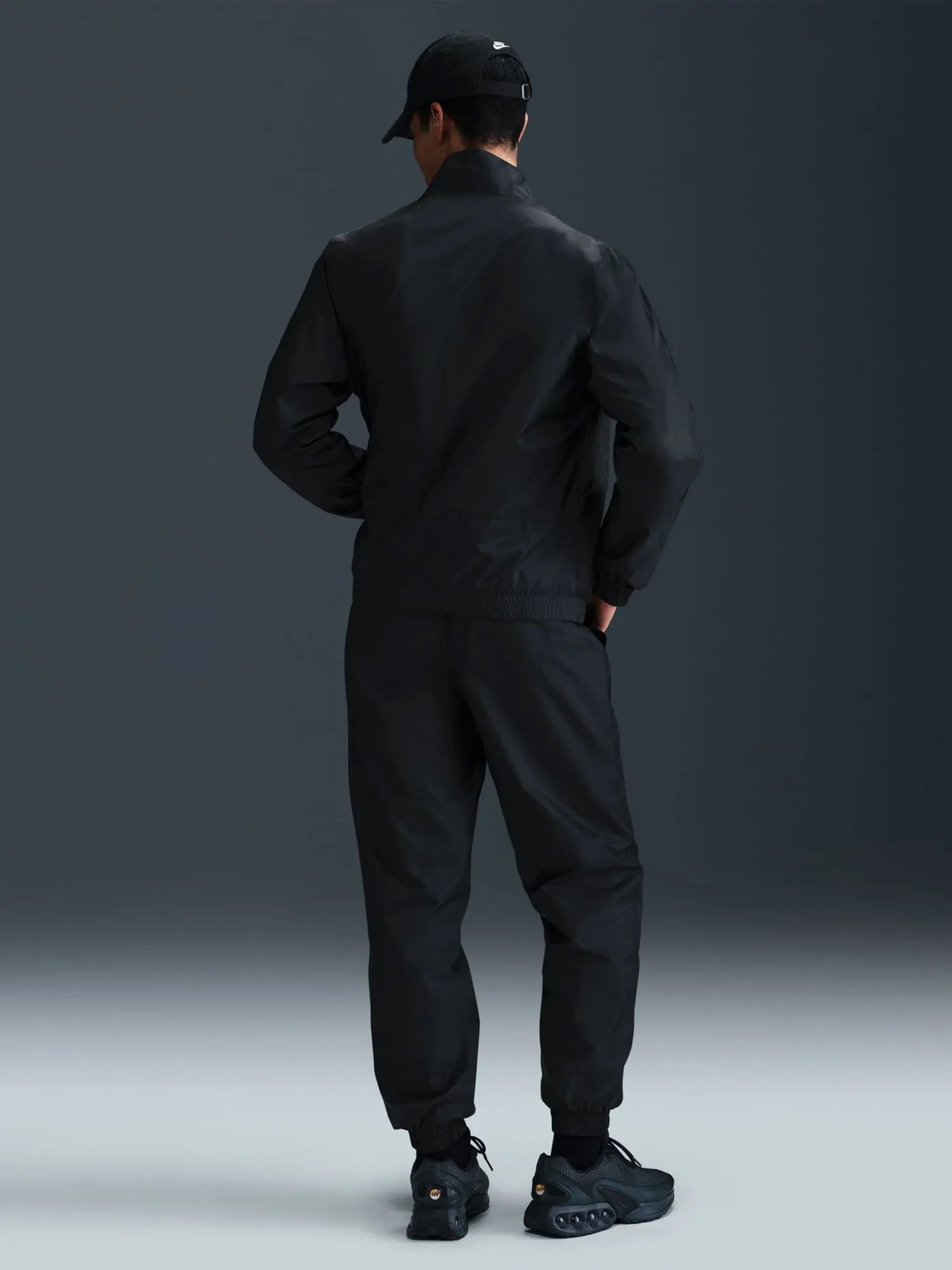 Костюм мужской Nike M NK CLUB WVN TRK SUIT черный HJ1985-011