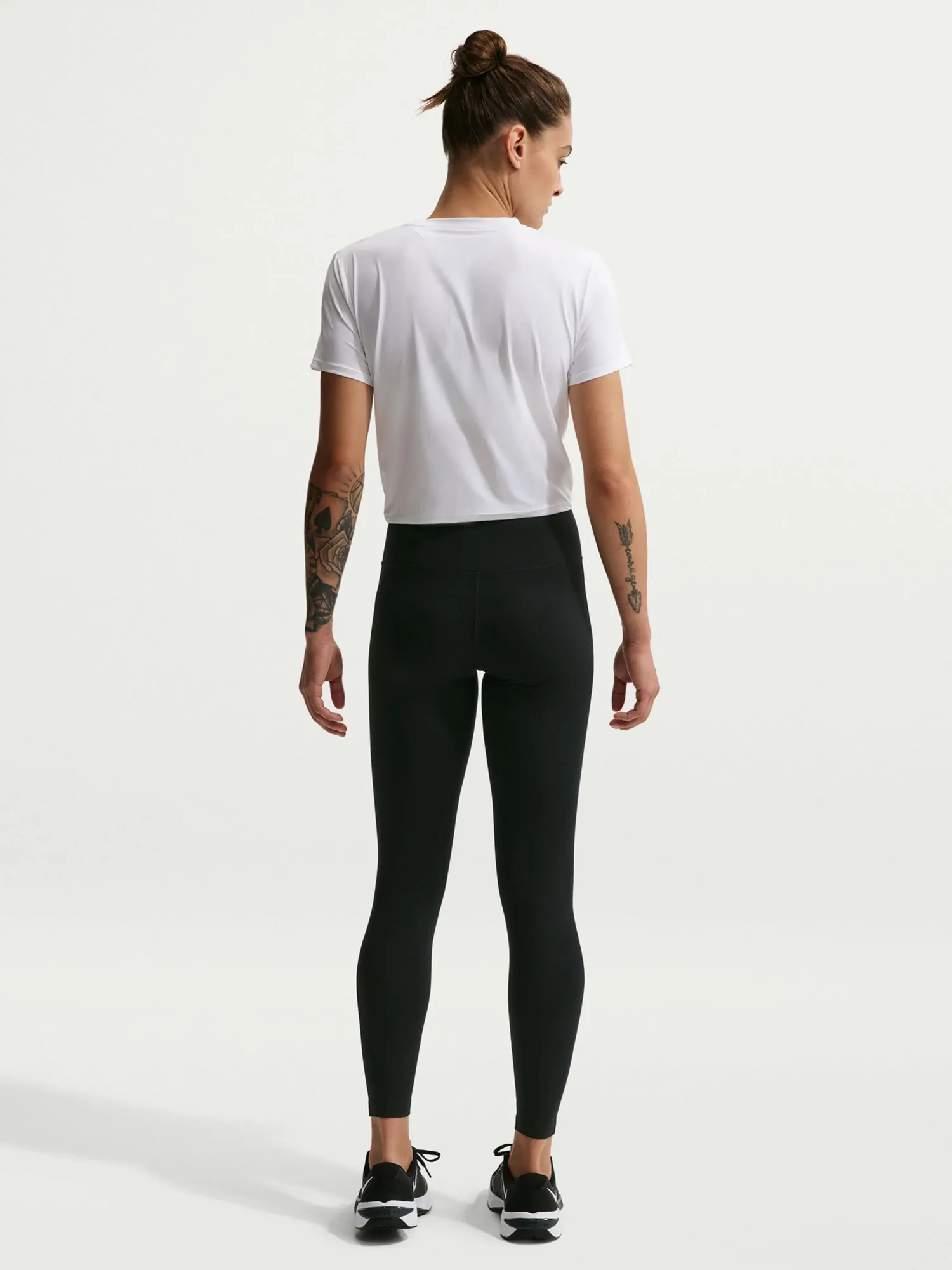 Леггинсы женские Nike W NK DF ONE HR TIGHT USEAM черные HJ9195-013