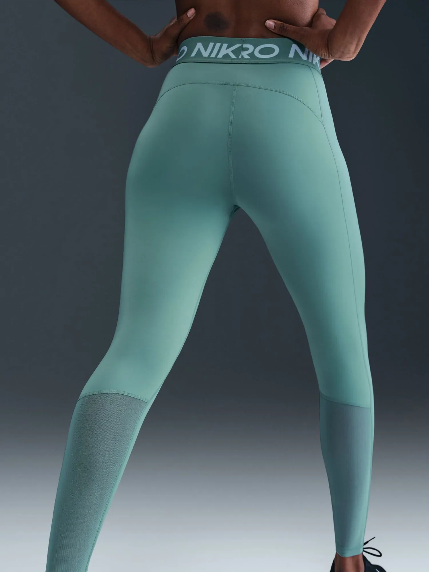 Леггинсы женские Nike W NP 365 TIGHT бирюзовые CZ9779-027 купить в