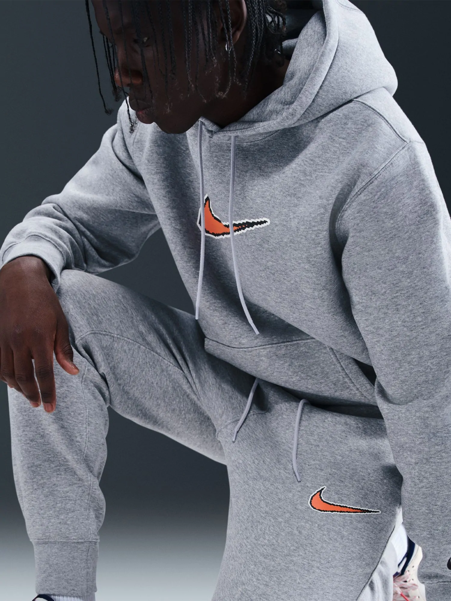 Брюки мужские Nike M NK CLUB BB JGGR NEO VARSITY серые HV0865-063