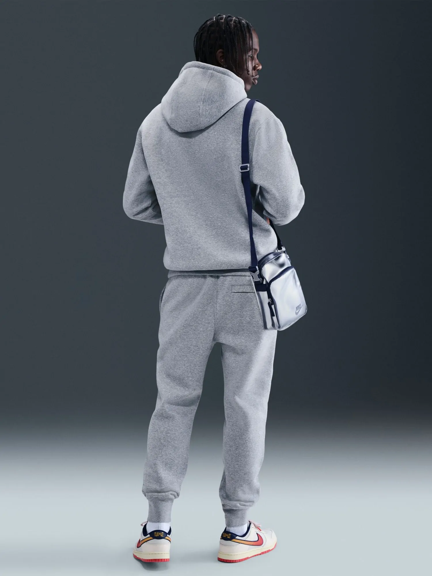 Брюки мужские Nike M NK CLUB BB JGGR NEO VARSITY серые HV0865-063
