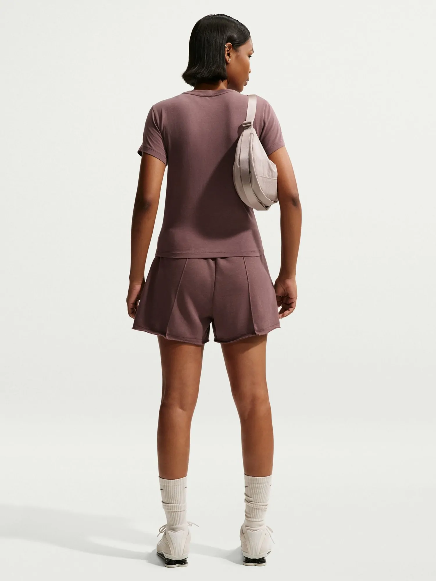 Футболка женская Nike W NSW NK CHLL KNT MD CRP коричневая FV5508