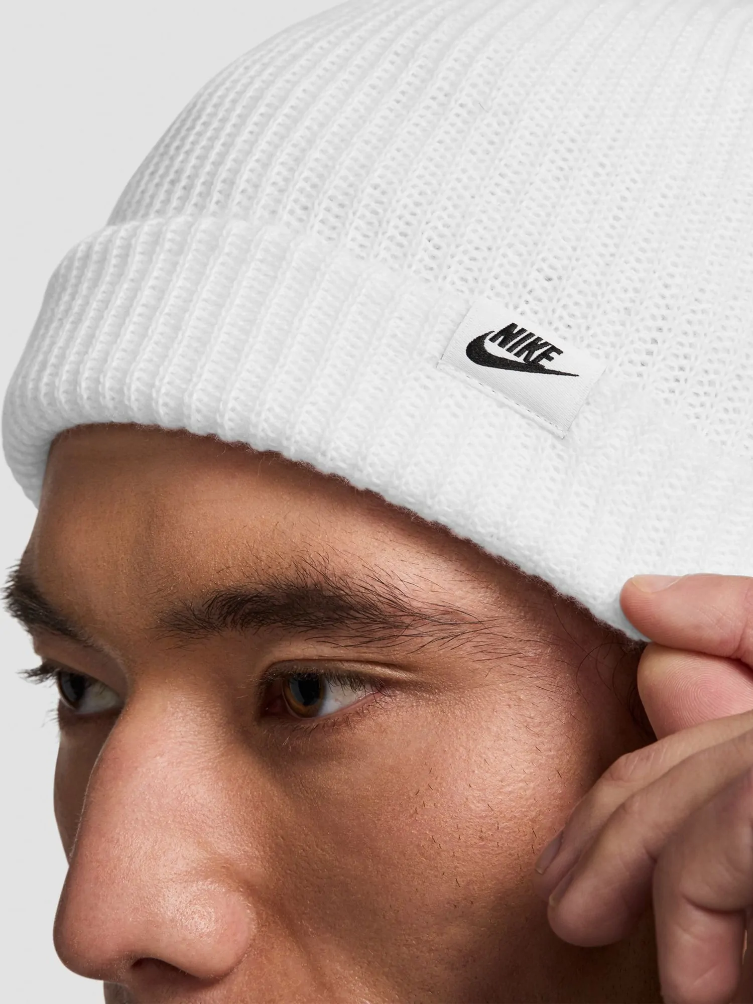 Шапка Nike U NK TERRA BEANIE SC FUT365 L белая HF0176-100 купить в