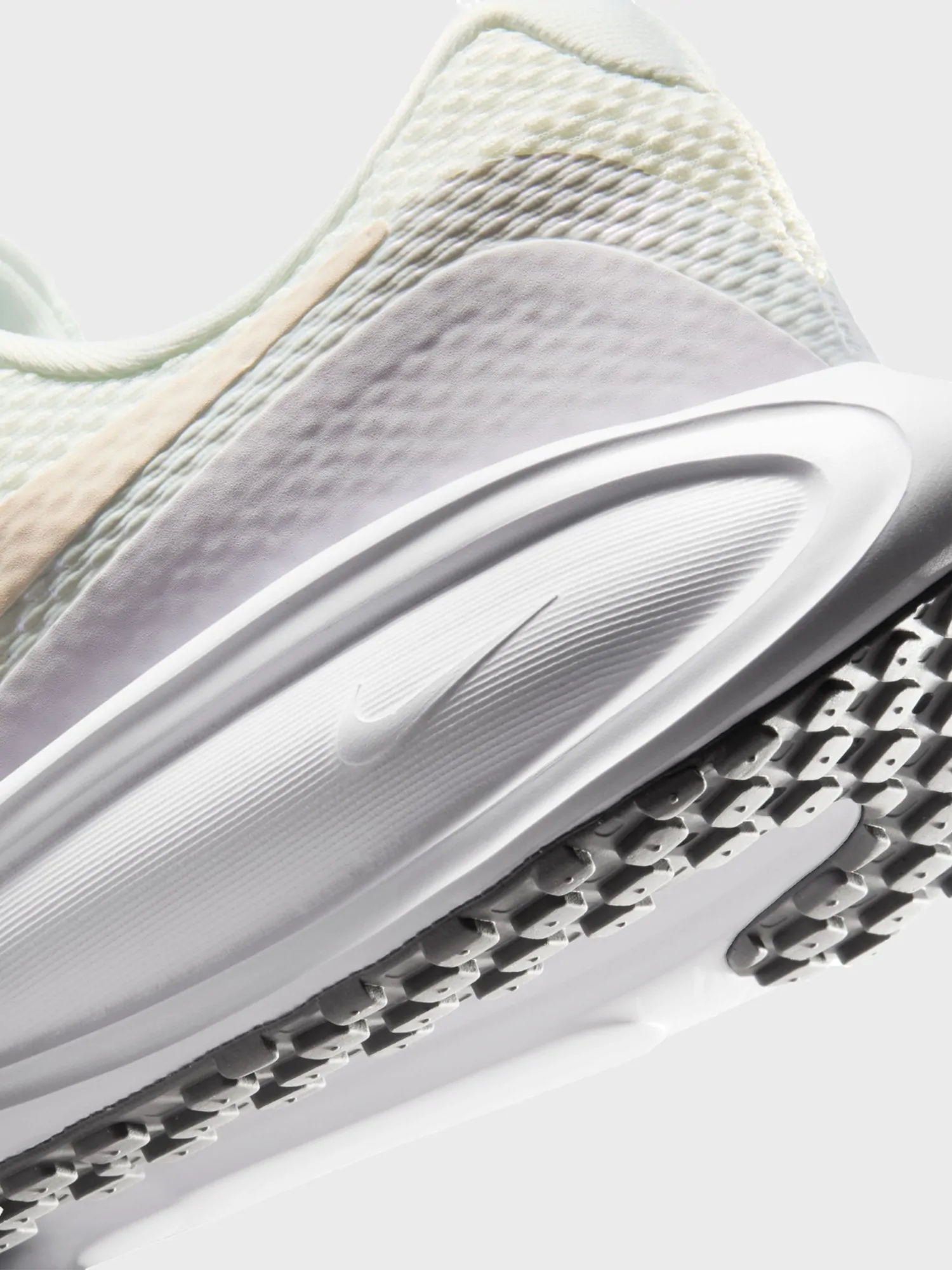 Кросівки жіночі Nike W REVOLUTION 8 молочні HJ8485-105 купити в