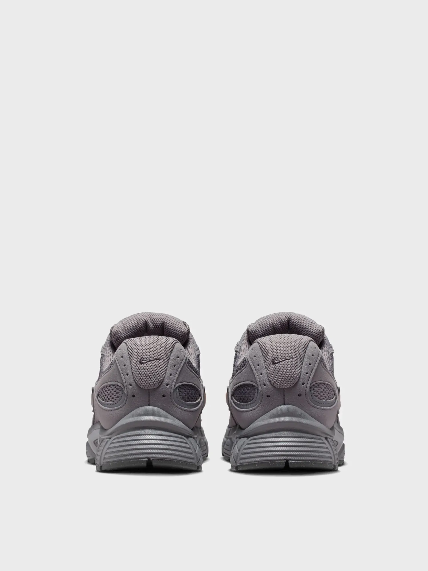Кросівки чоловічі Nike V5 RNR SUEDE сірі II6292-006 купити в Києві