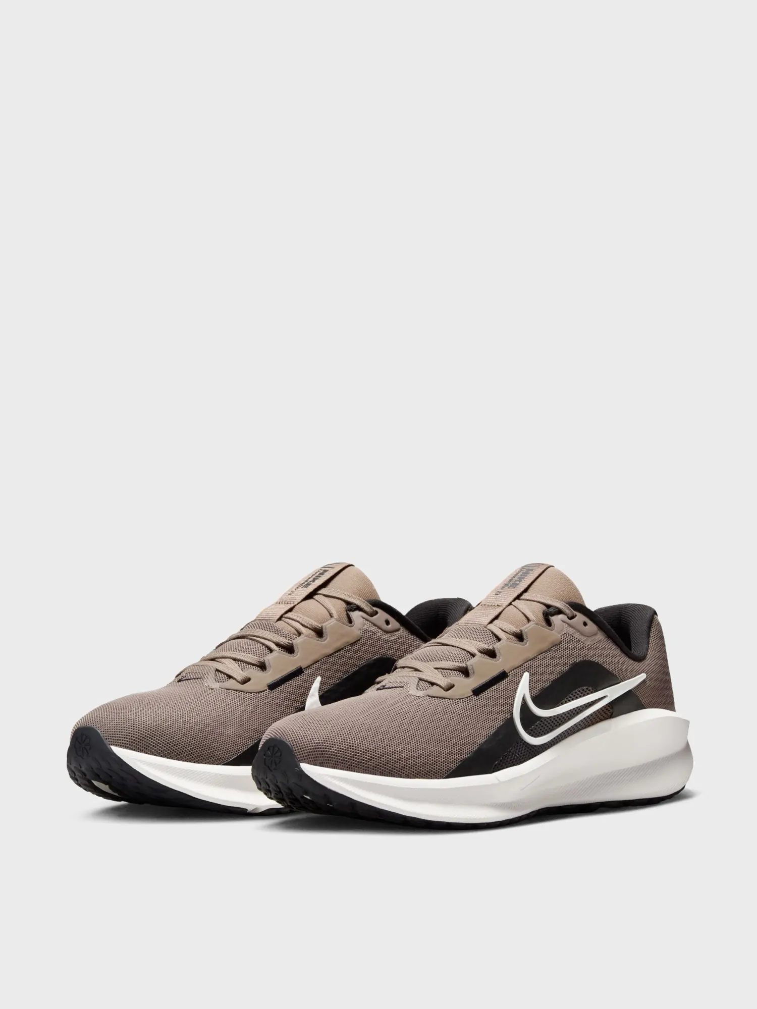 Кроссовки женские Nike W NIKE DOWNSHIFTER 13 коричневые FD6476-200
