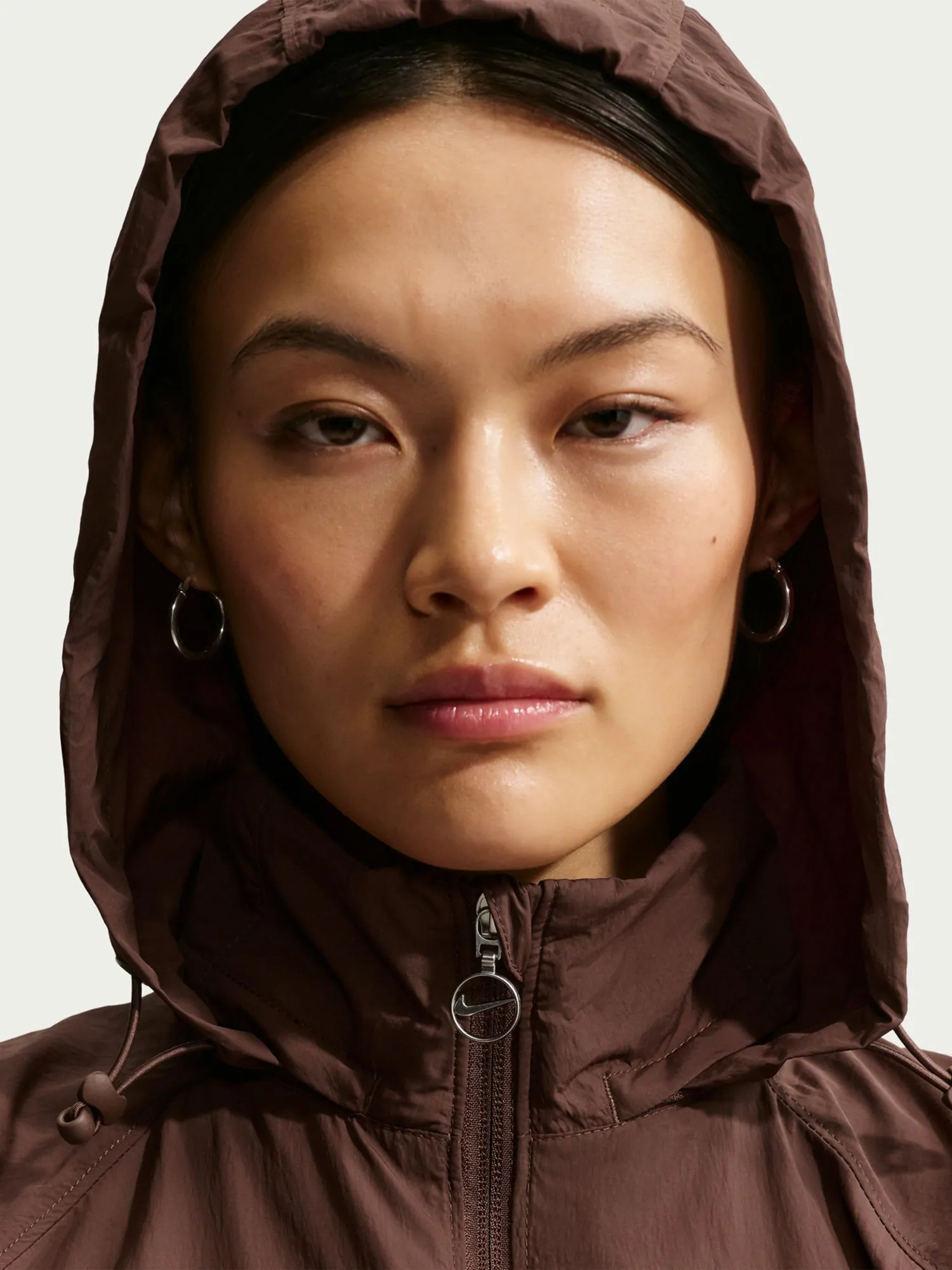Вітрівка жіноча Nike W NSW WVN JACKET GLS коричнева IO1300-216