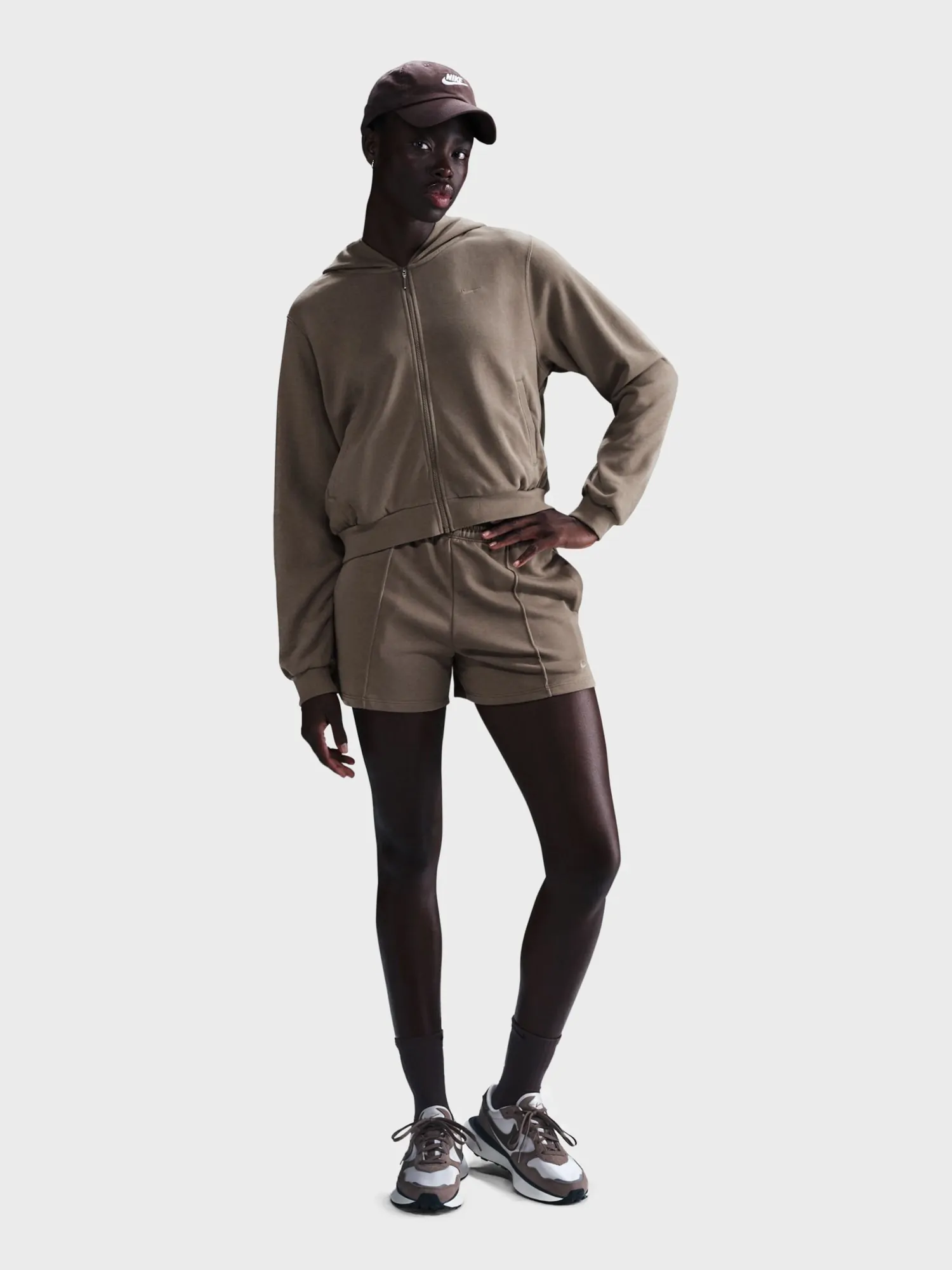 Толстовка женская Nike W NSW NK CHLL FT FZ HDY коричневая FN2415
