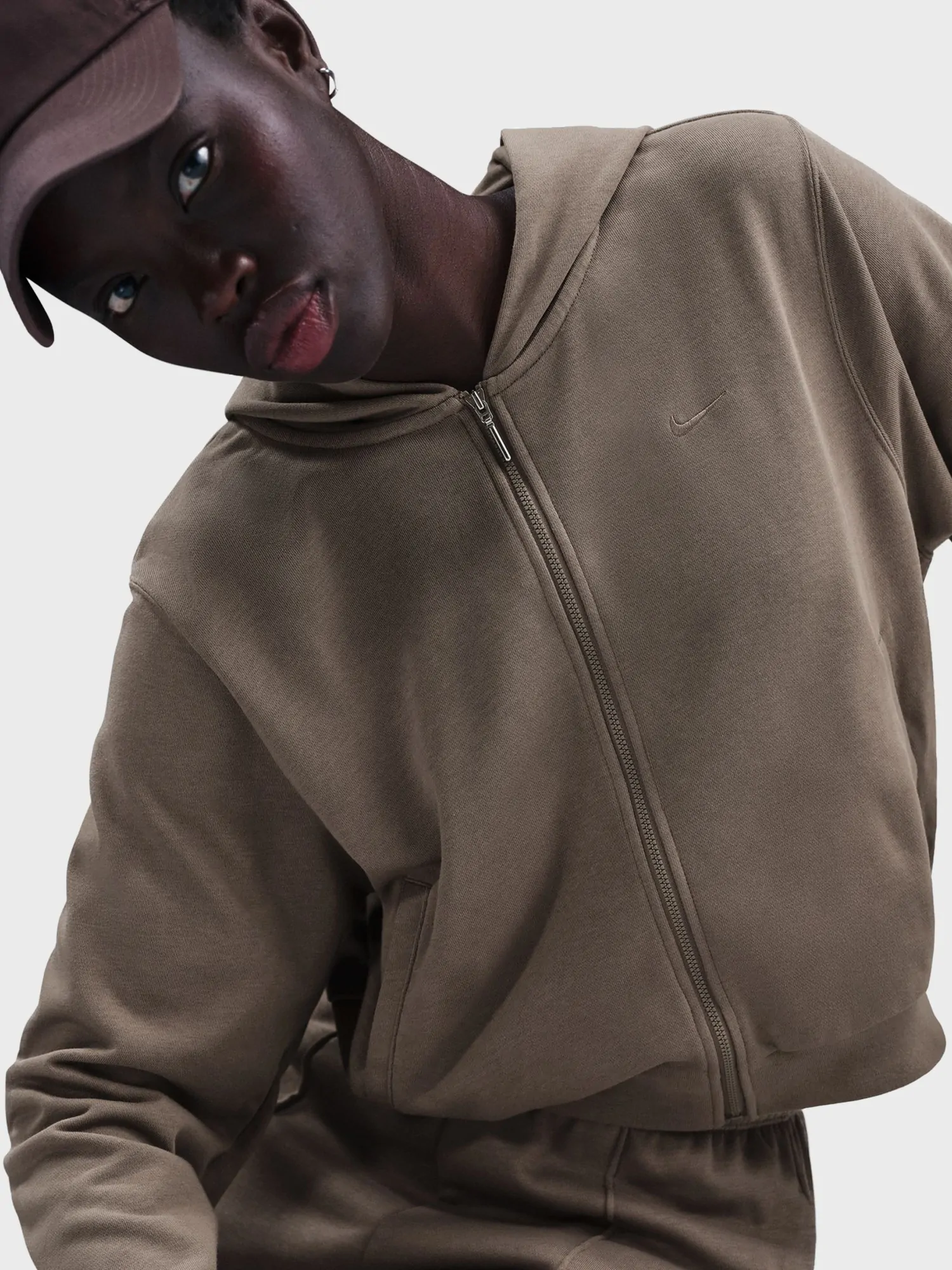 Толстовка женская Nike W NSW NK CHLL FT FZ HDY коричневая FN2415