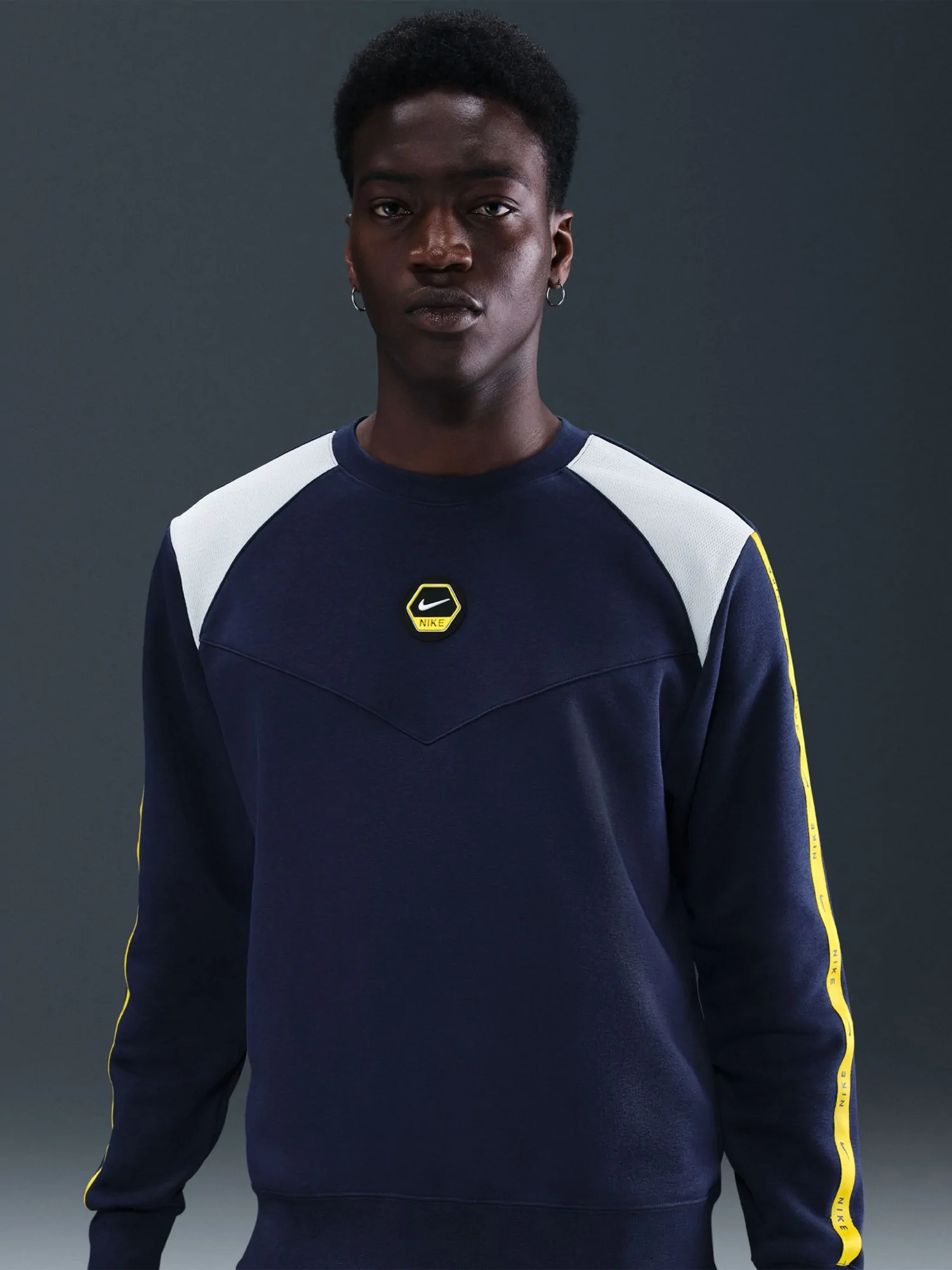 Толстовка мужская Nike M NSW CS CREW FLC BB темно-синяя IH4286-410