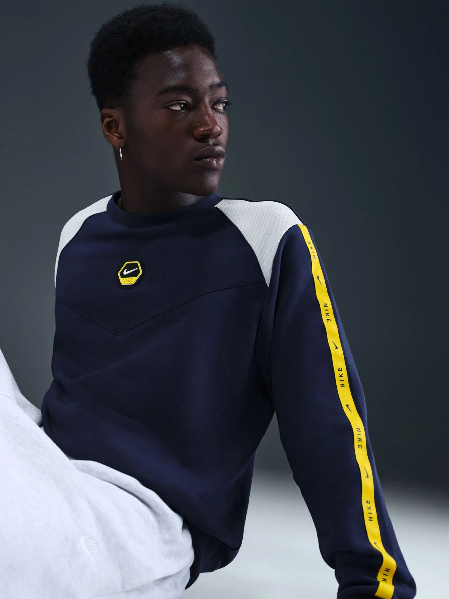 Толстовка мужская Nike M NSW CS CREW FLC BB темно-синяя IH4286-410