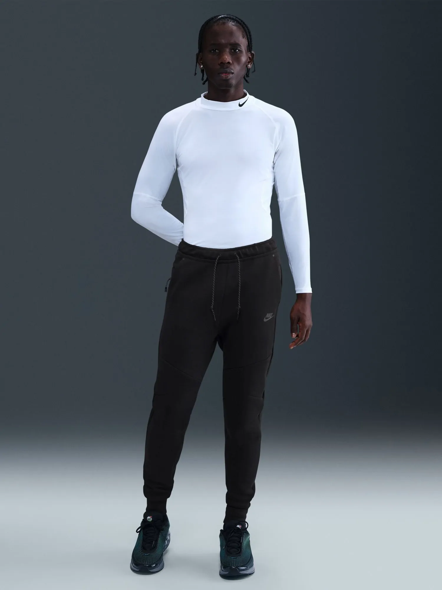Брюки мужские Nike M NK TCH FLC JGGR черные HV0959-010 купить в