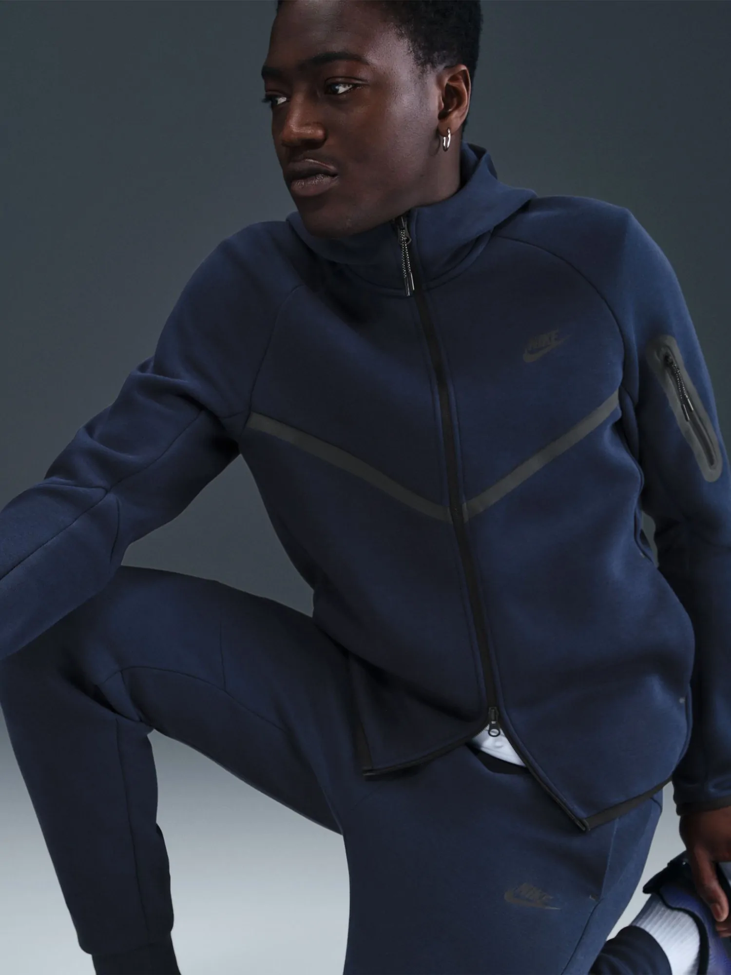 Брюки мужские Nike M NK TCH FLC JGGR темно-синие HV0959-451 купить
