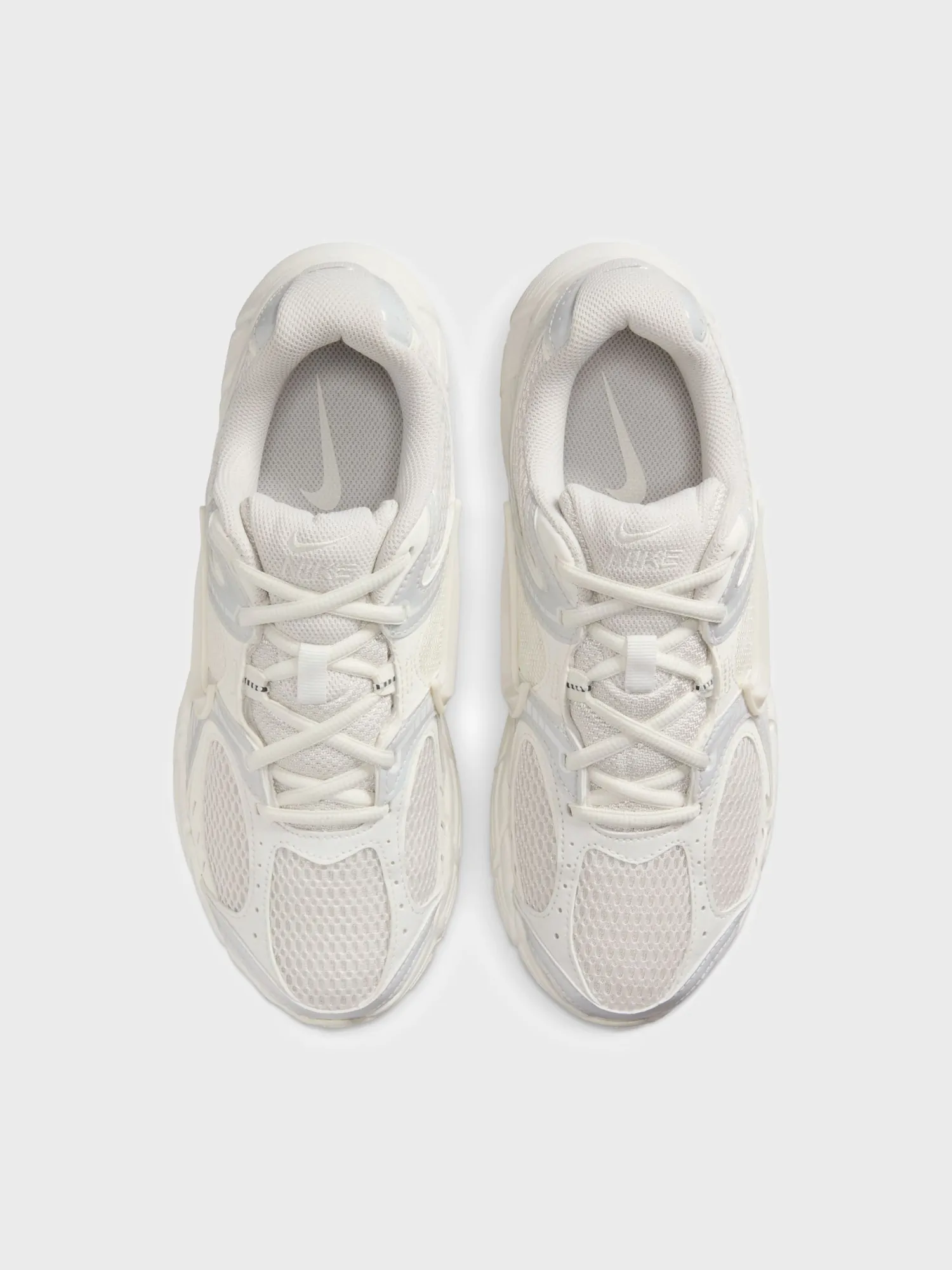 Кросівки жіночі Nike W V5 RNR SIB молочні IQ0276-030 купити в