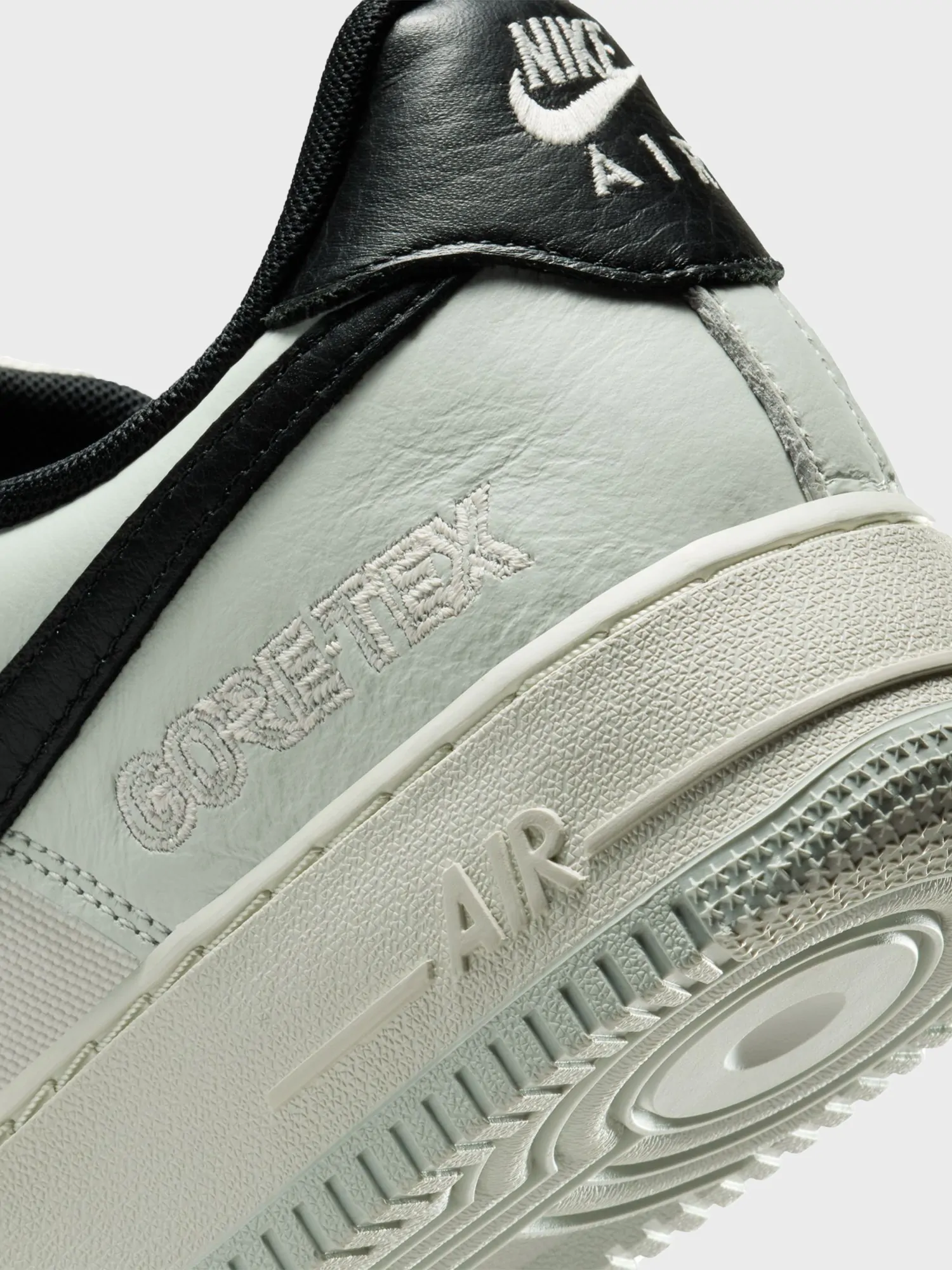 Кроссовки мужские Nike AIR FORCE 1 GTX молочные CK2630-004 купить