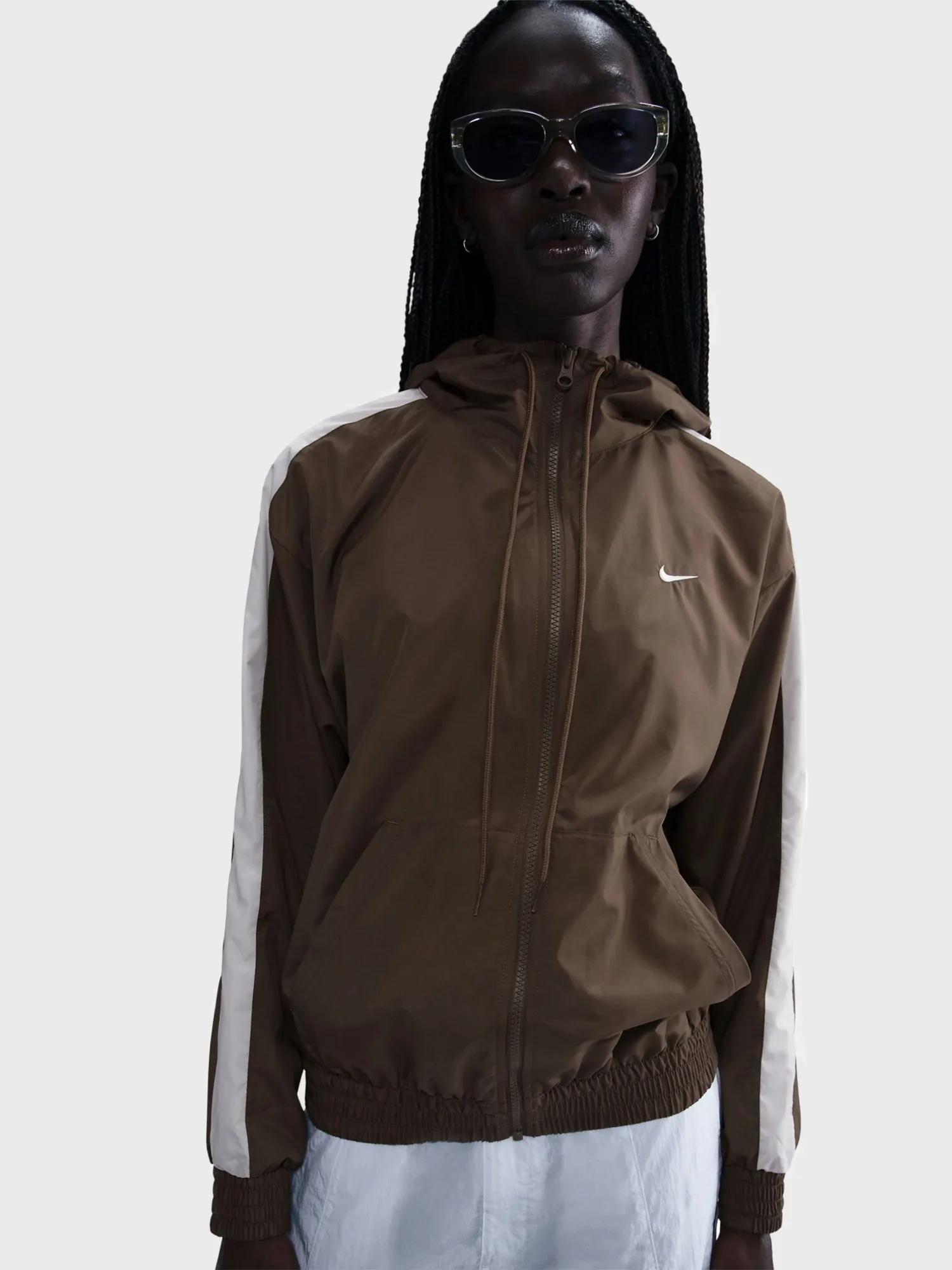 Толстовка женская Nike W NSW ESSNTL UV WVN JKT HD коричневая