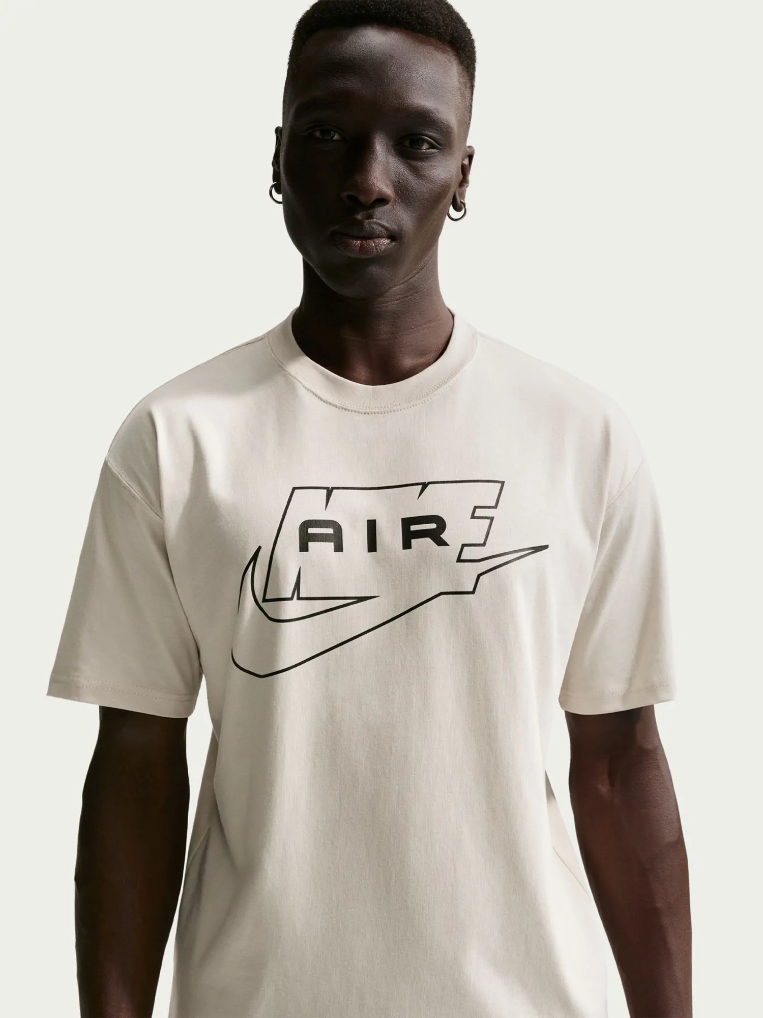 Футболка мужская Nike U NSW TEE LSE NIKE AIR бежевая IH1359-072
