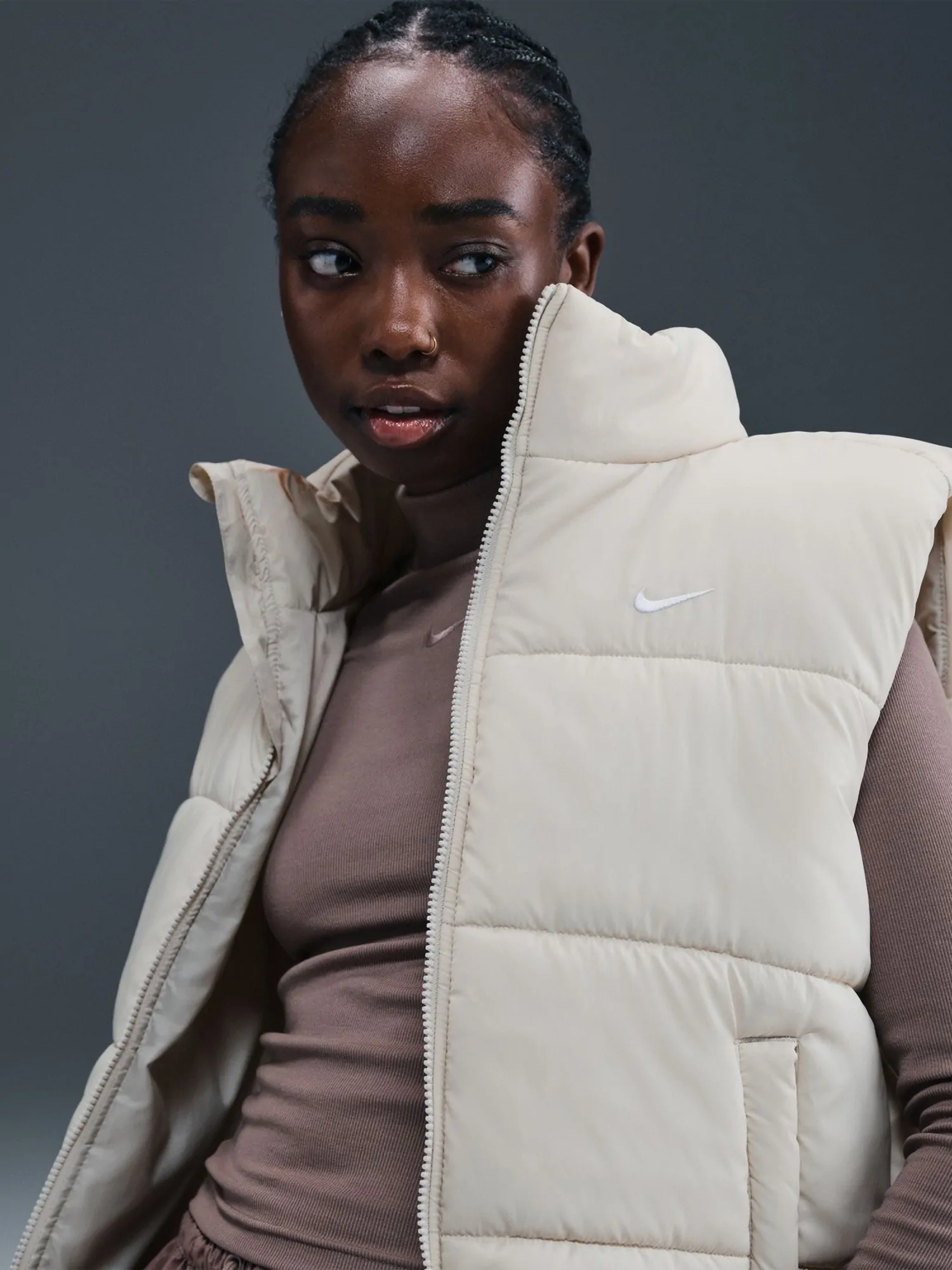 Жилет женский Nike W NSW TF SYNFL NK CLSC VEST кремовый FZ5922-072