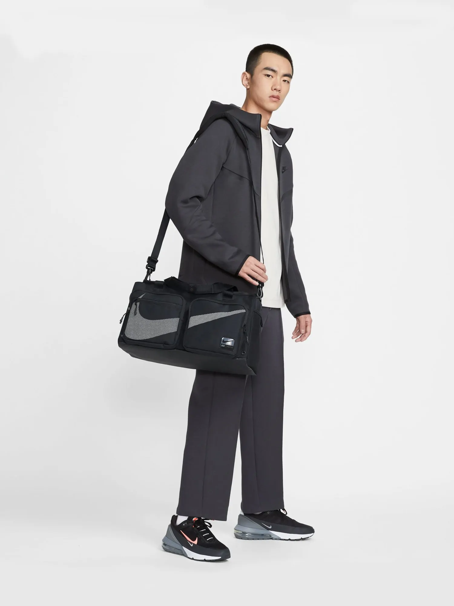 Сумка Nike NK UTLTY S PWR DUFF - 2.0 GFX чорна HF0654-010 купити в