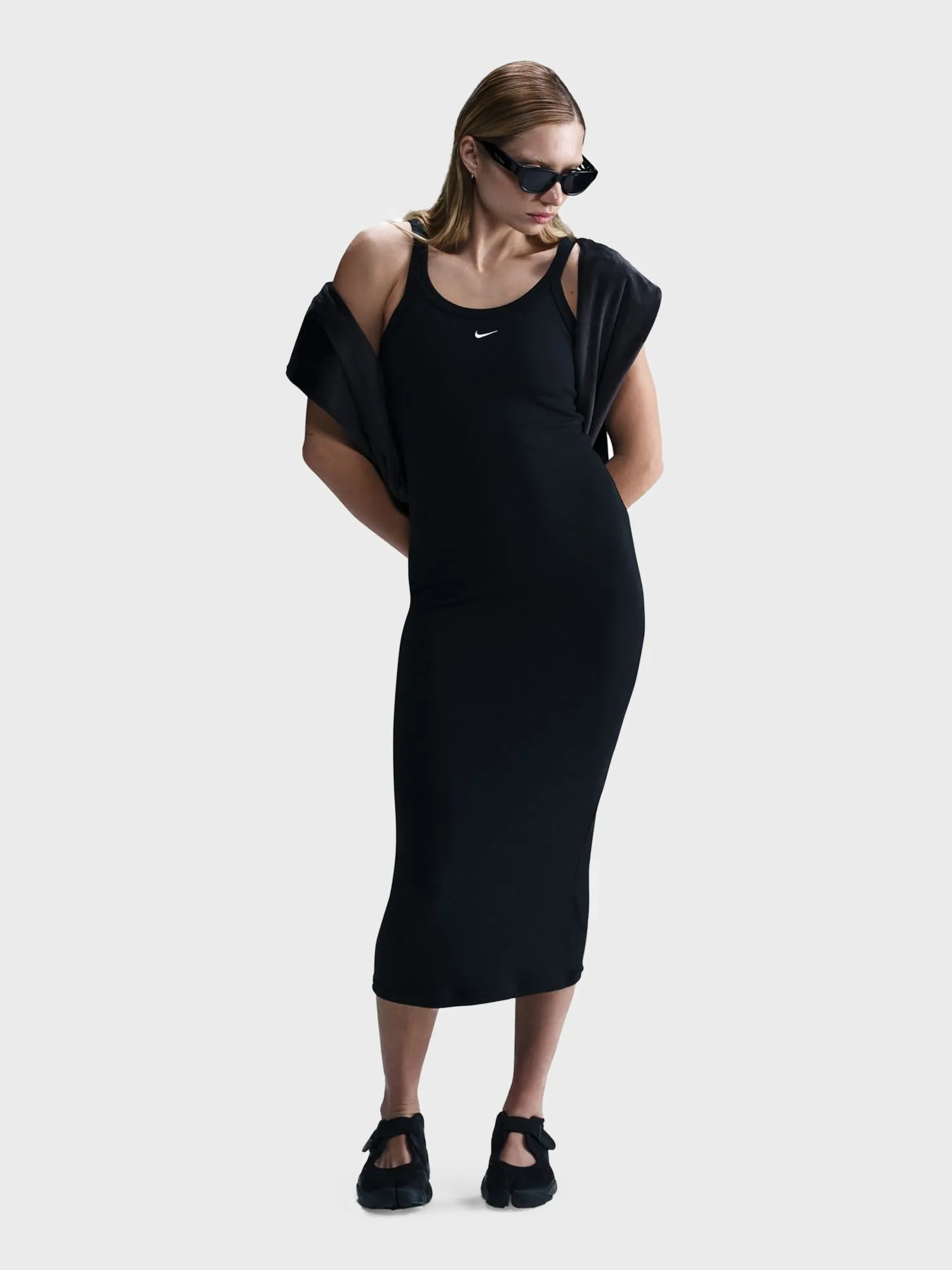 Платье женское Nike W NSW NK CHLL KNT MRIB TNK DRS черное HJ0710