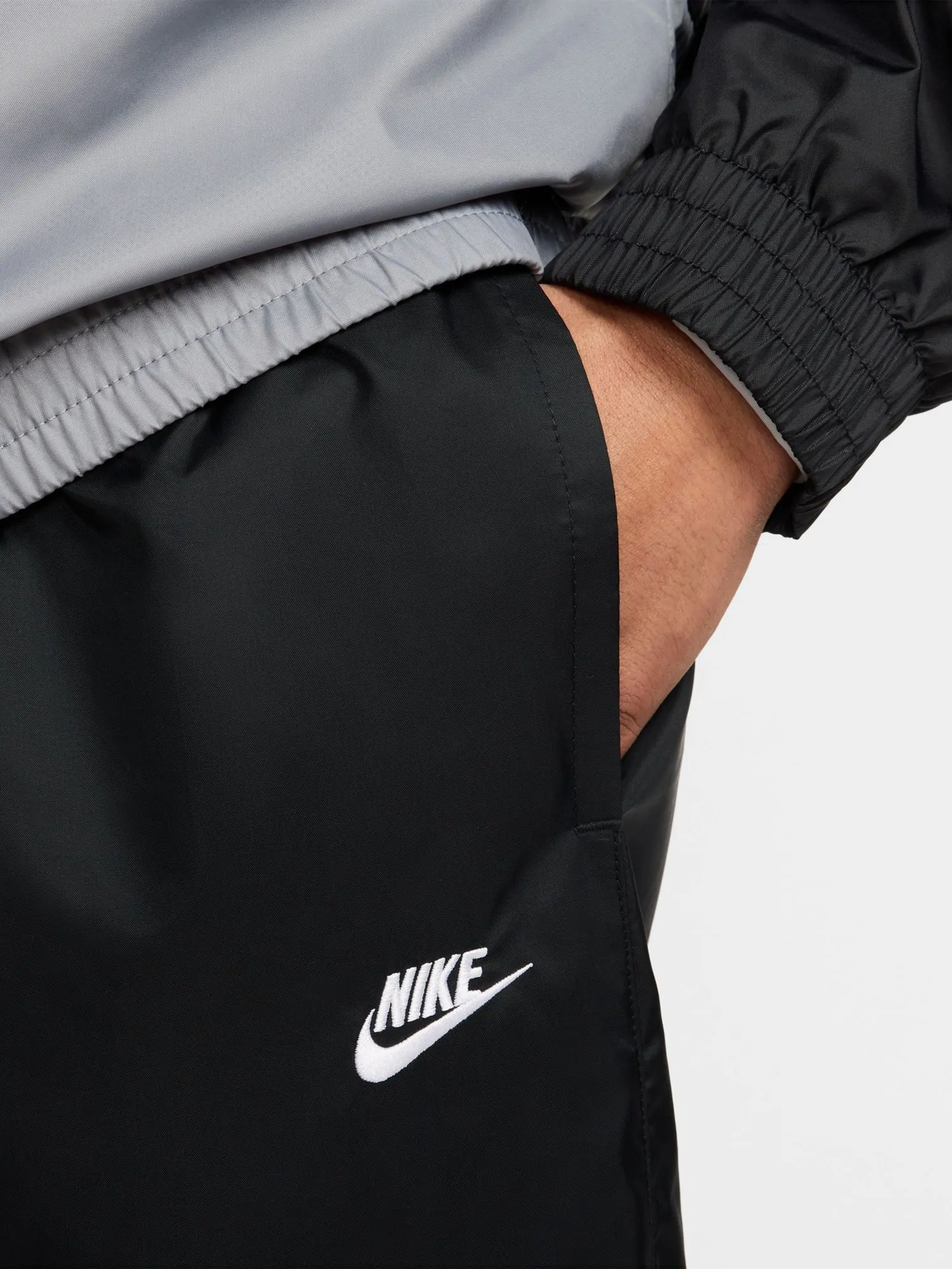 Костюм мужской Nike M NK CLUB WVN TRK SUIT черный HJ1985-010