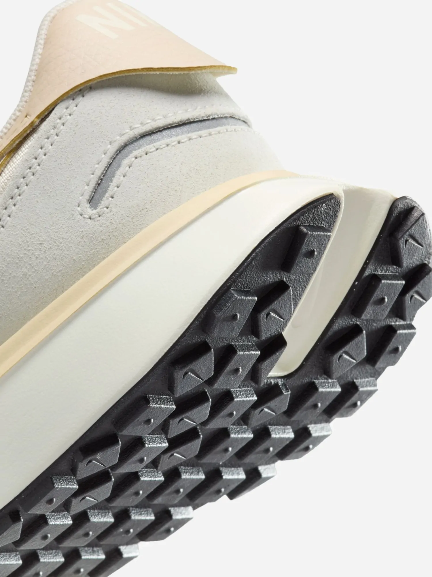 Кросівки жіночі Nike W NIKE PHOENIX WAFFLE молочні FD2196-104
