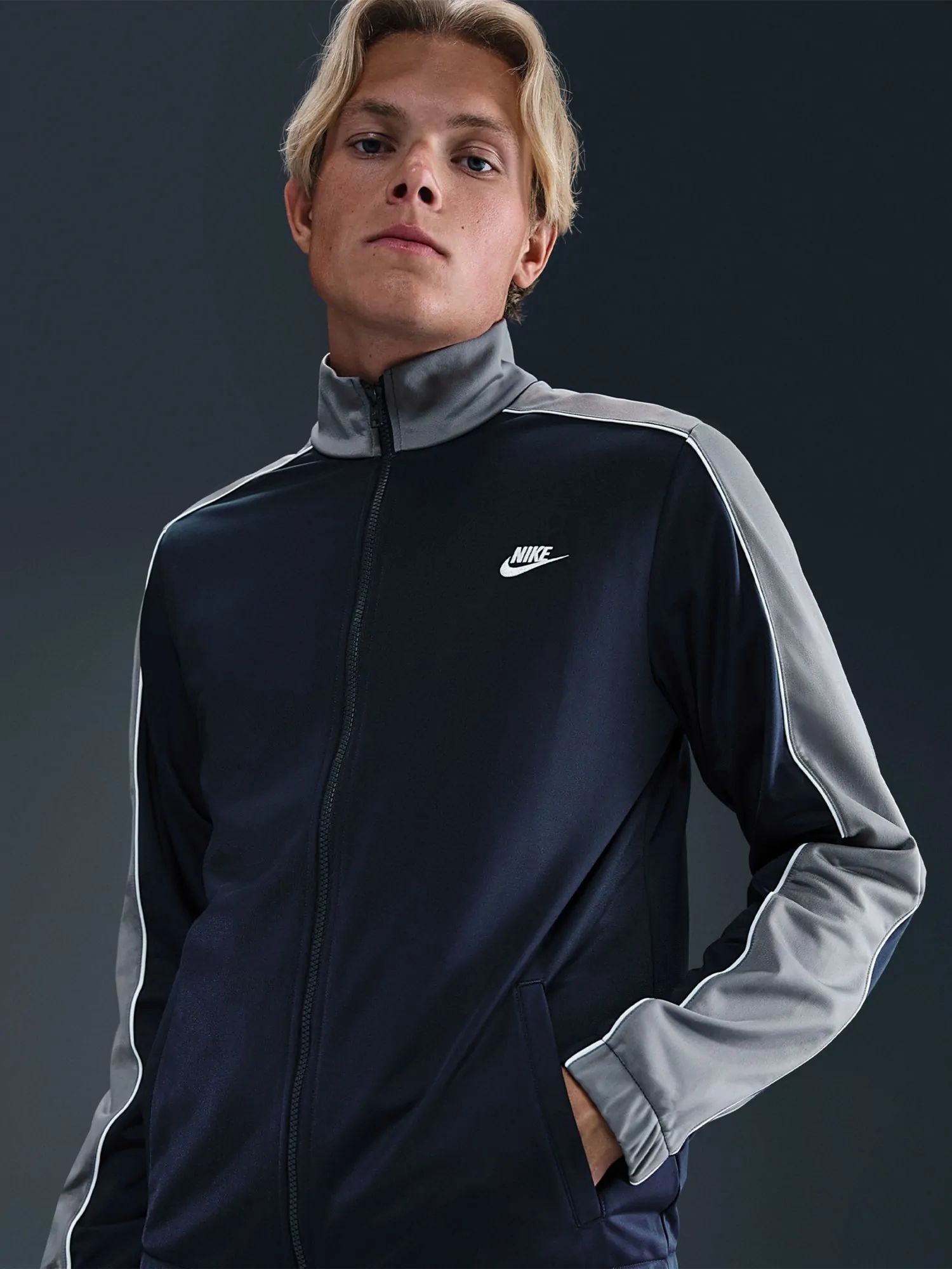 Костюм мужской Nike M NK CLUB PK TRK SUIT темно-синий HV1444-451