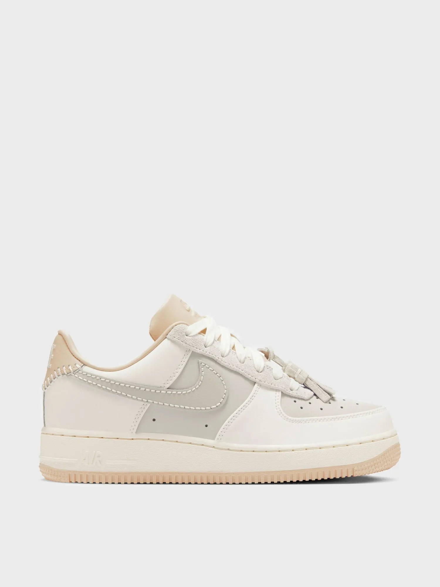 Кроссовки женские Nike WMNS AIR FORCE 1 07 молочные HV1813-001