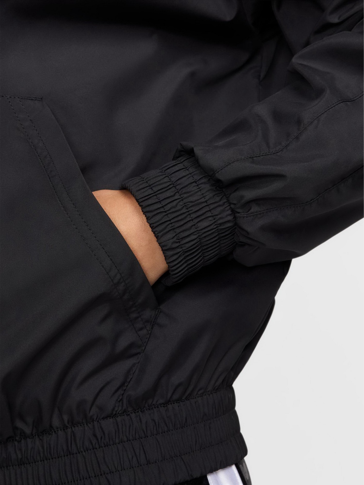 Толстовка жіноча Nike W NSW ESSNTL UV WVN JKT HD чорна FV6298-010 изображение 6