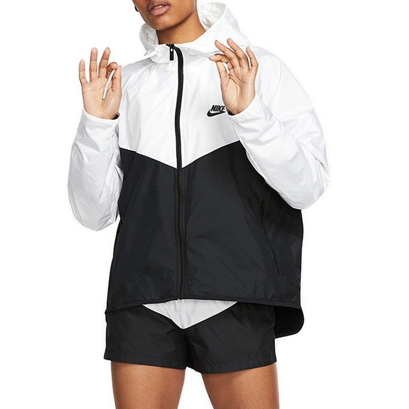 Вітровка жіноча Nike Sportswear Windrunner біла BV3939-101  — фото 1