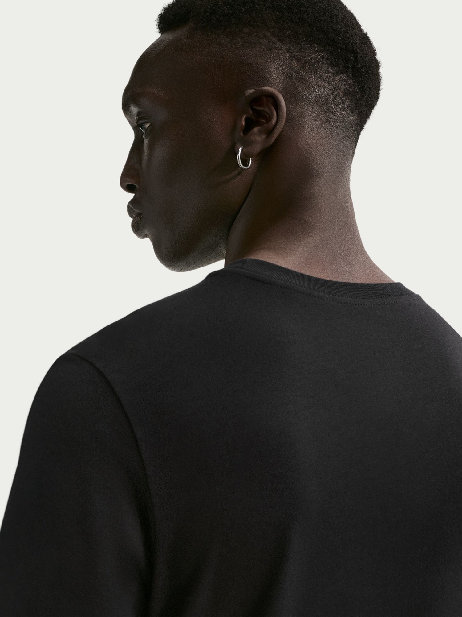 Футболка мужская Nike U NSW TEE STD CELEBRATE BRND черная IH1141-010 изображение 5