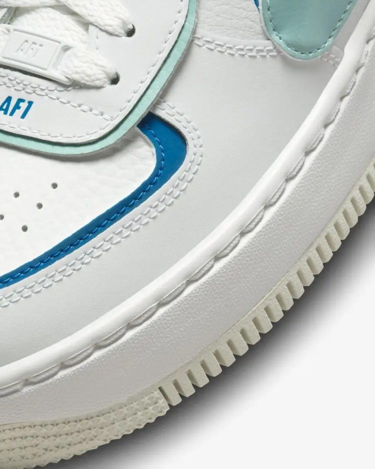 Кроссовки женские Nike W AF1 SHADOW белые DZ1847-101 изображение 7