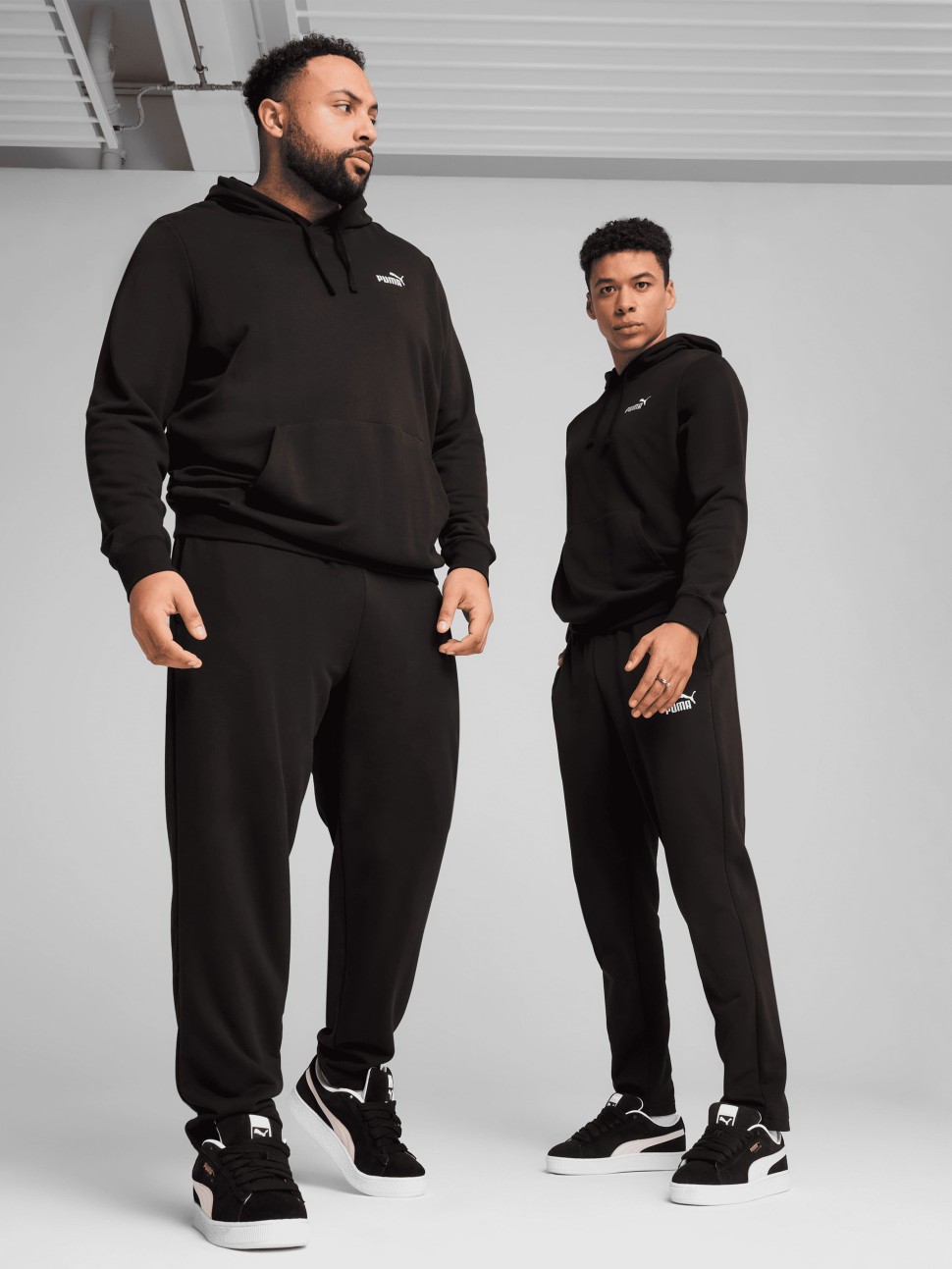 Штани чоловічі Puma ESS No. 1 Logo Sweatpants чорні 68261201 — фото 4
