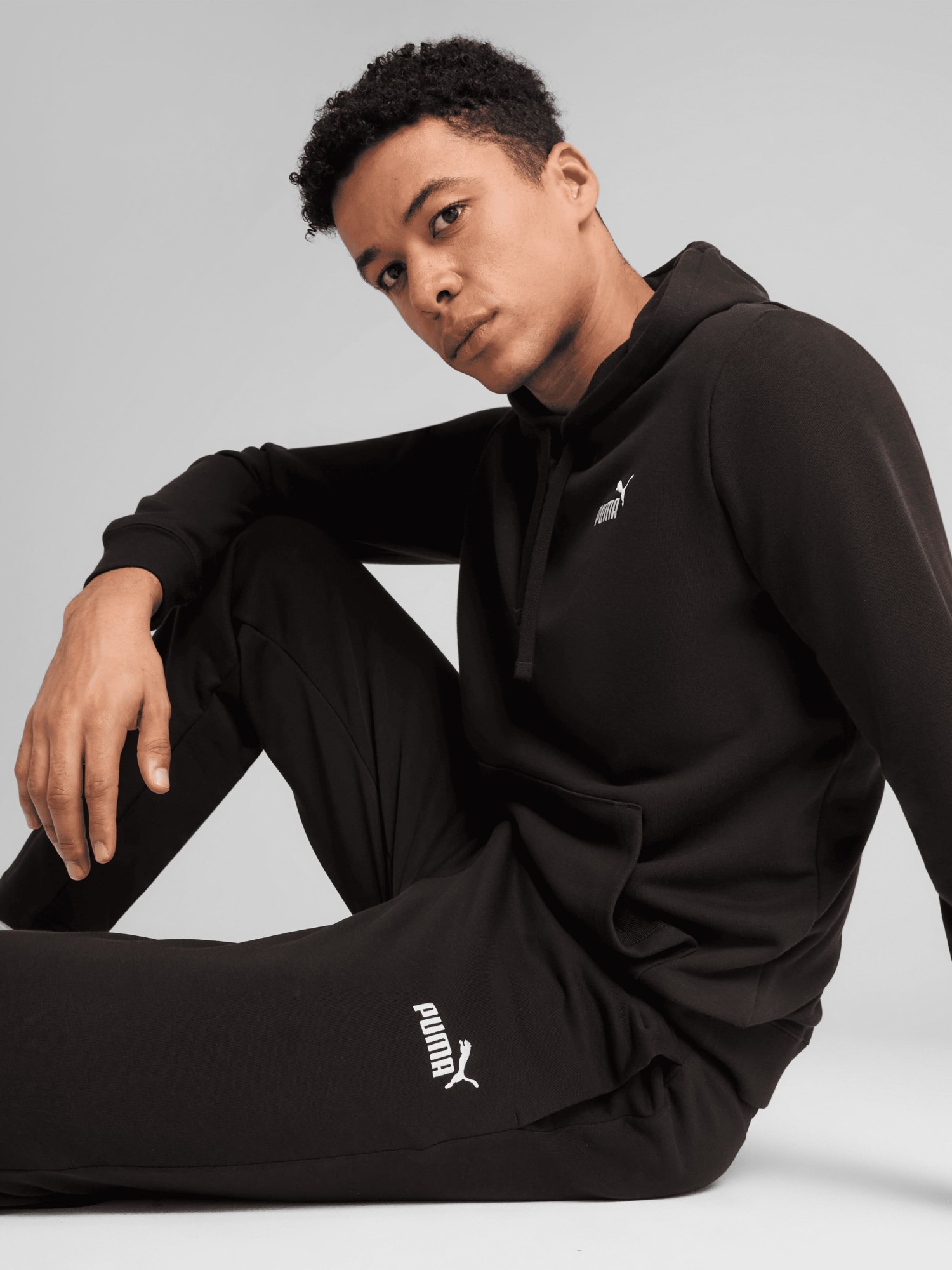 Штани чоловічі Puma ESS No. 1 Logo Sweatpants чорні 68261201 изображение 6