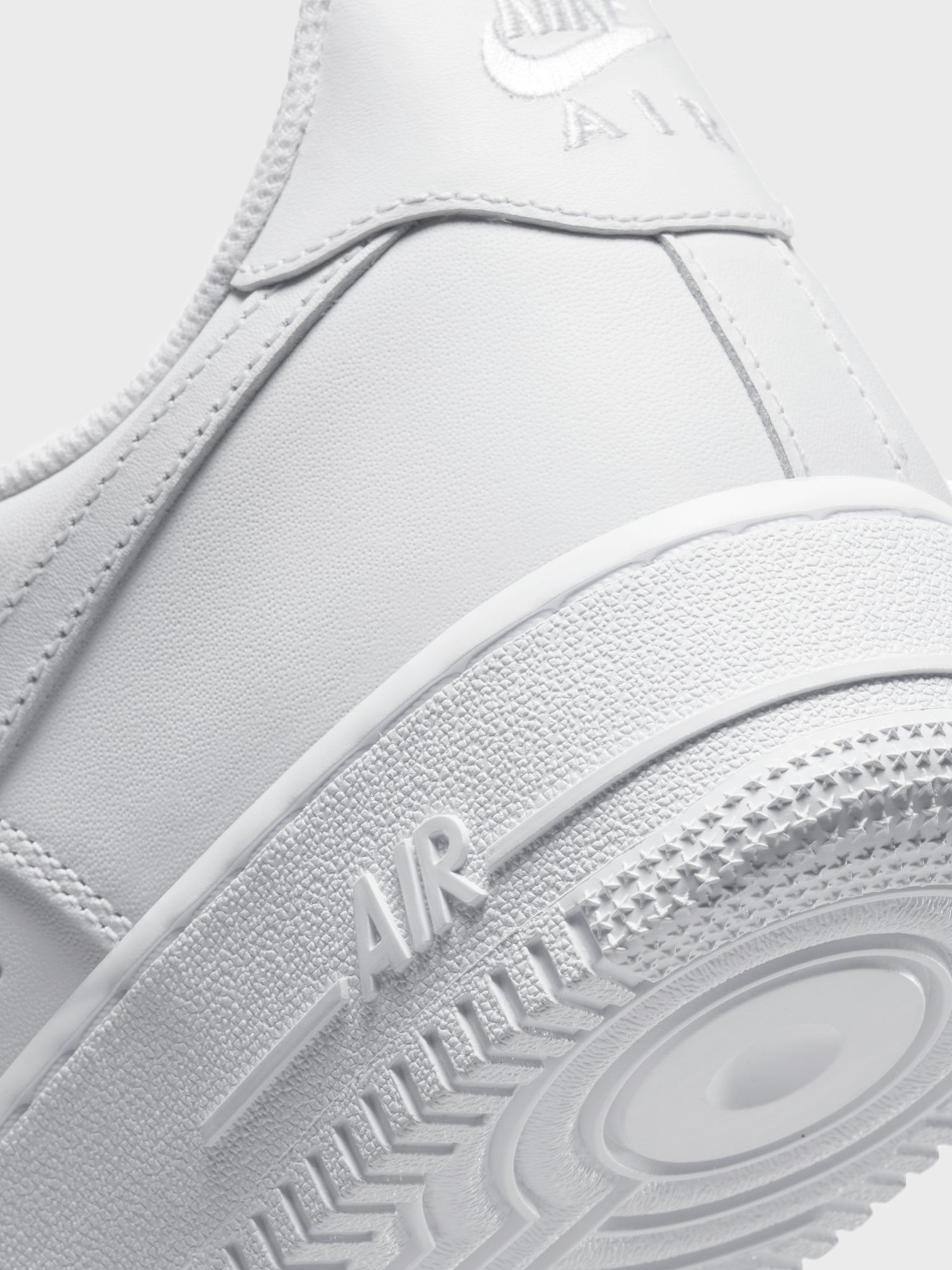 Кроссовки мужские Nike AIR FORCE 1 '07 LE белые CW2288-111 изображение 5