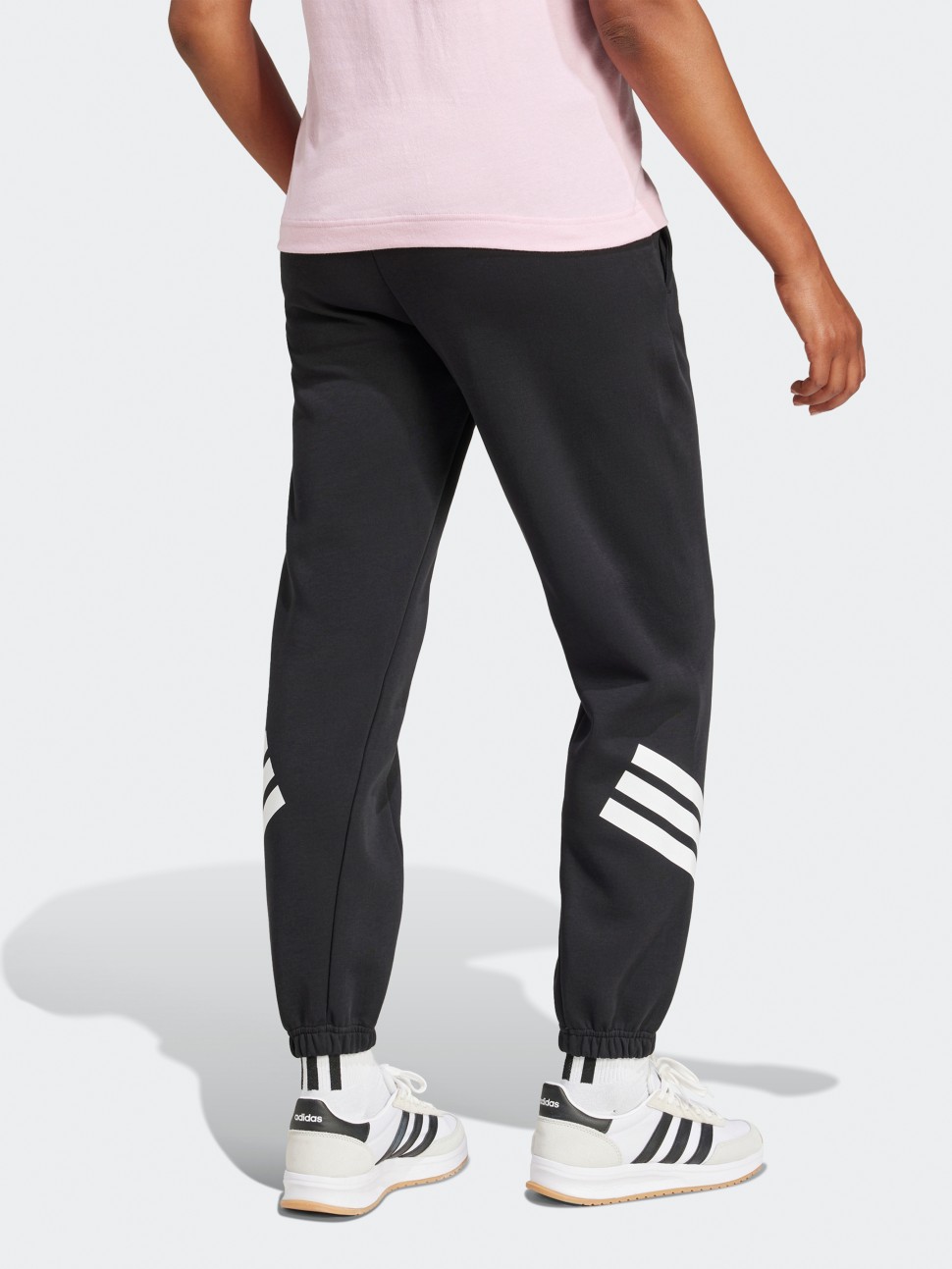 Штани жіночі Adidas W FI 3S REG PT чорні JC5454 — фото 4