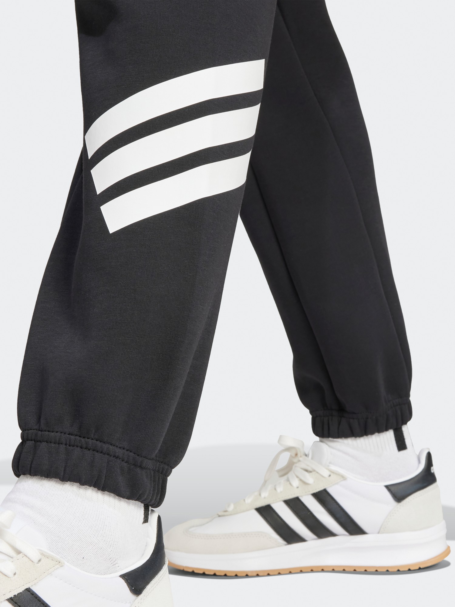 Брюки женские Adidas W FI 3S REG PT черные JC5454 изображение 7