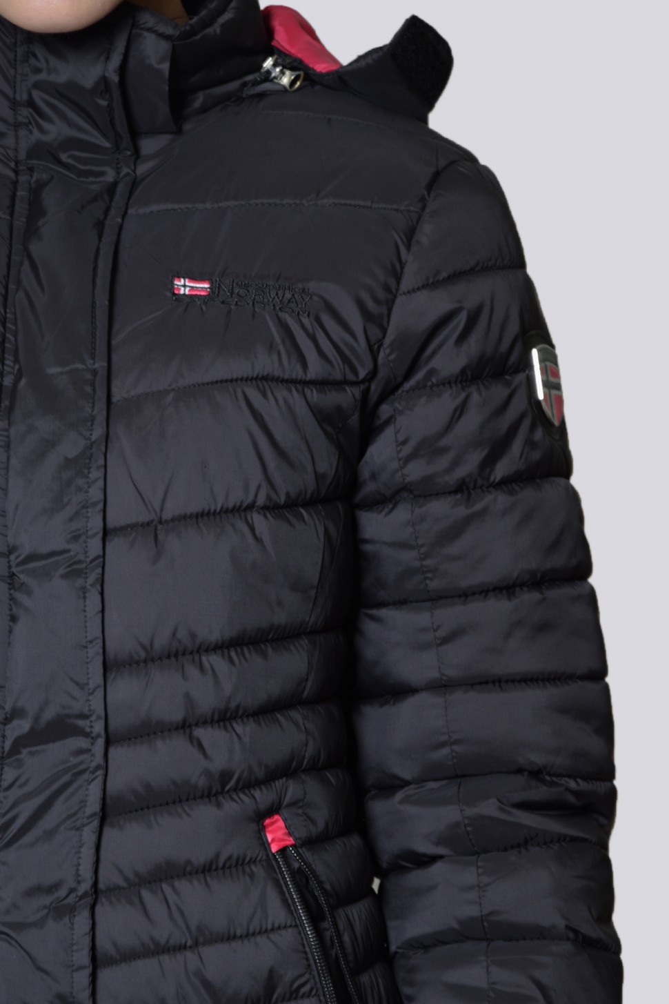 Куртка жіноча Geographical Norway чорна WR607F-010 — фото 4
