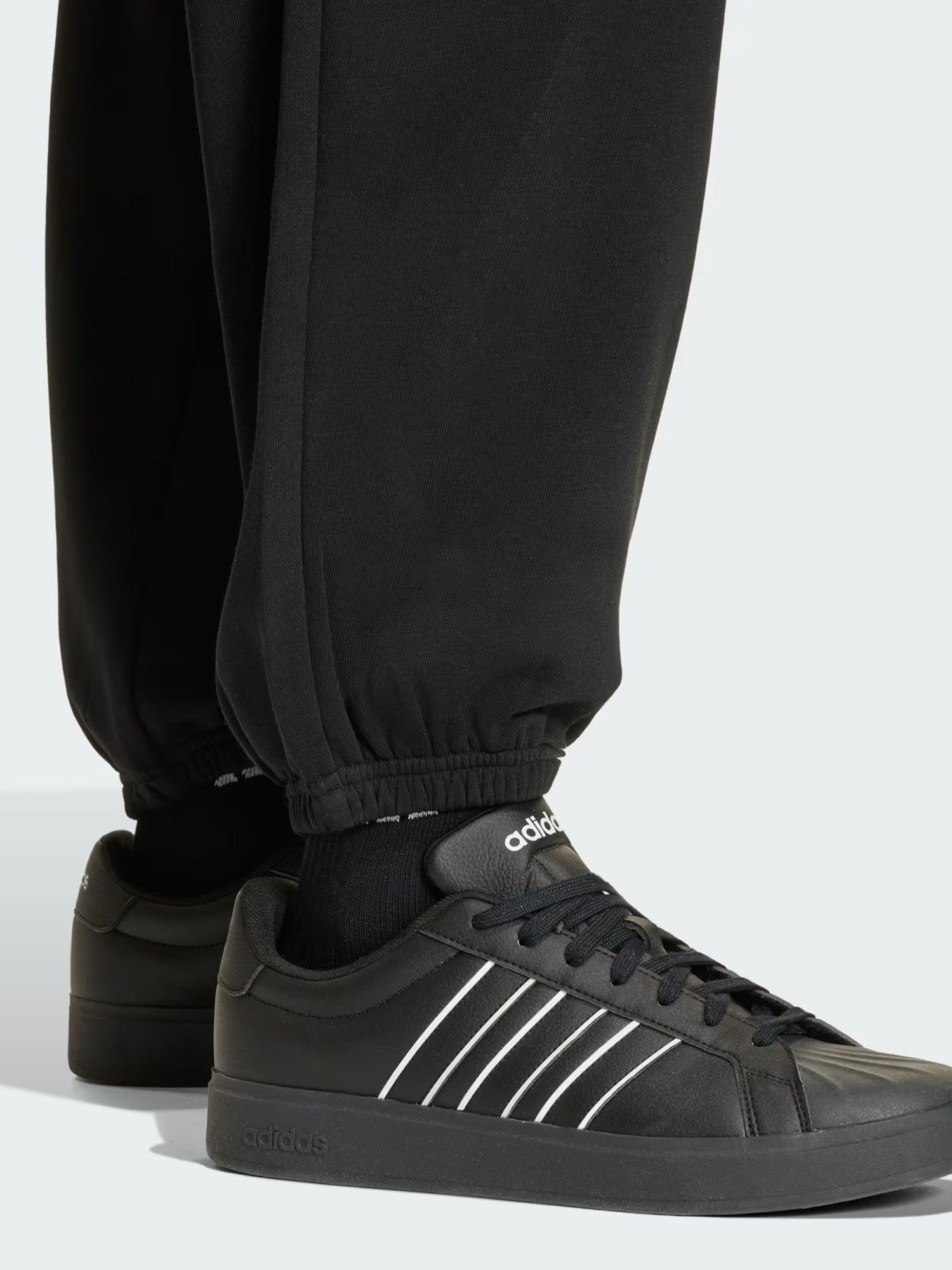 Брюки мужские Adidas M COLL FT PT черные KF4264 изображение 5