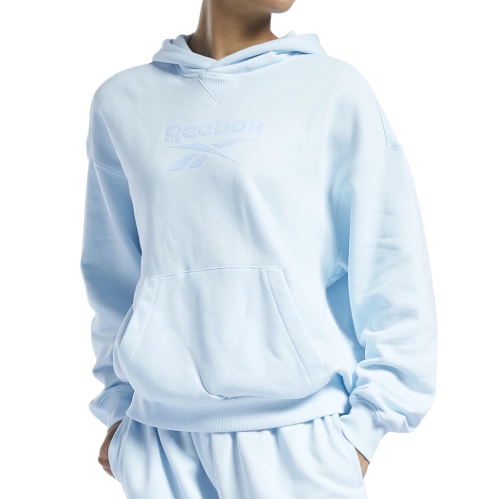 Толстовка женская Reebok Cl Pf Big Logo Ft H голубая HB8642 — Sport City Толстовка женская Reebok Cl Pf Big Logo Ft H голубая HB8642