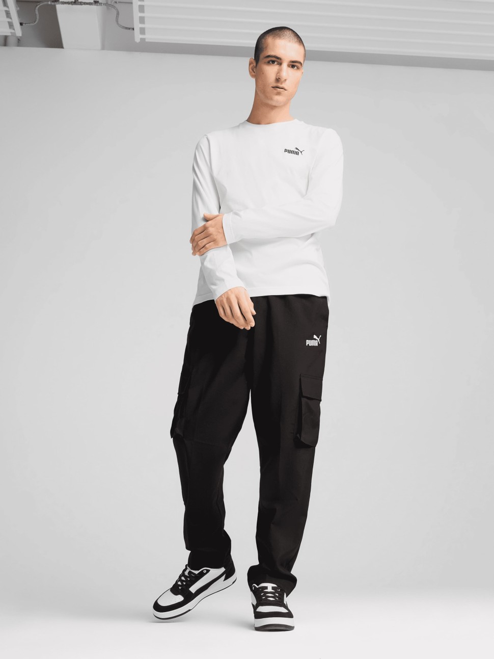 Штани чоловічі Puma ESS Woven Cargo Pants чорні 68266301 — фото 4 — Sport City Штани чоловічі Puma ESS Woven Cargo Pants чорні 68266301 — фото 4