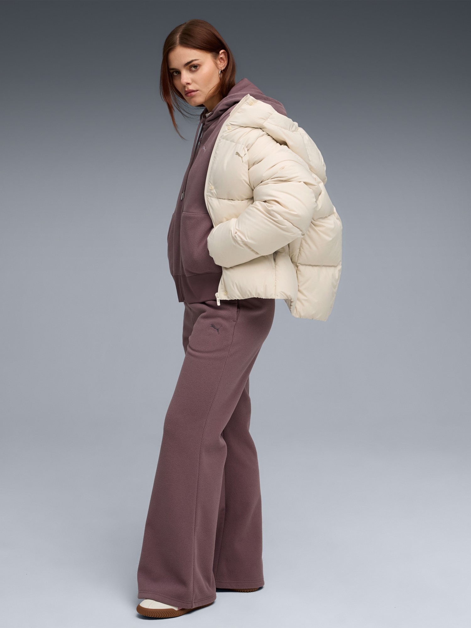 Толстовка женская Puma HER Relaxed Full-Zip Hoodie фиолетовая 63301188 изображение 4