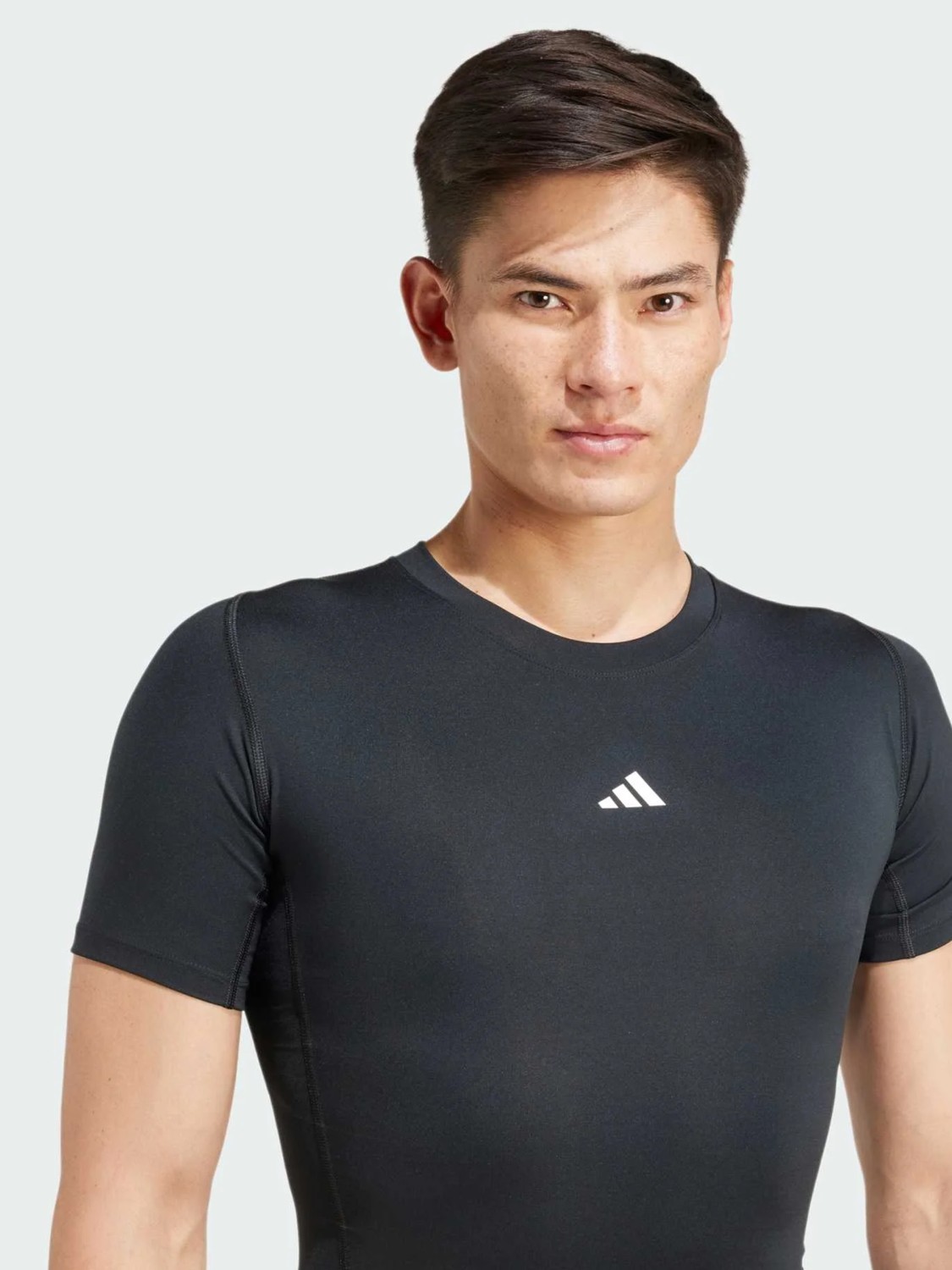 Футболка чоловіча Adidas TF TEE чорна JE6698 изображение 5