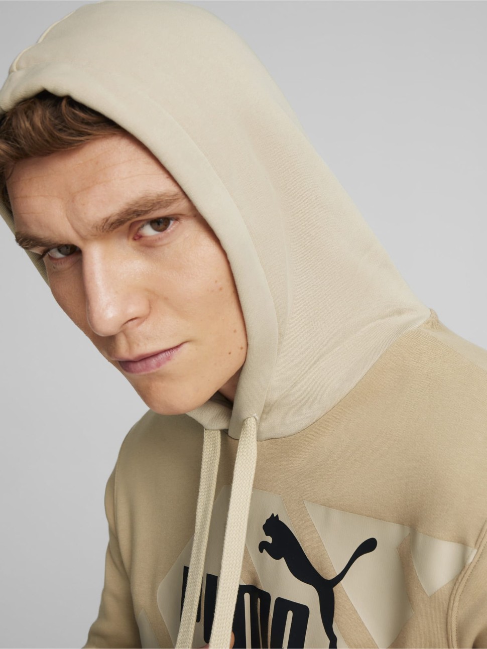 Толстовка чоловіча Puma PUMA POWER Graphic Hoodie бежева 67896383 — фото 6