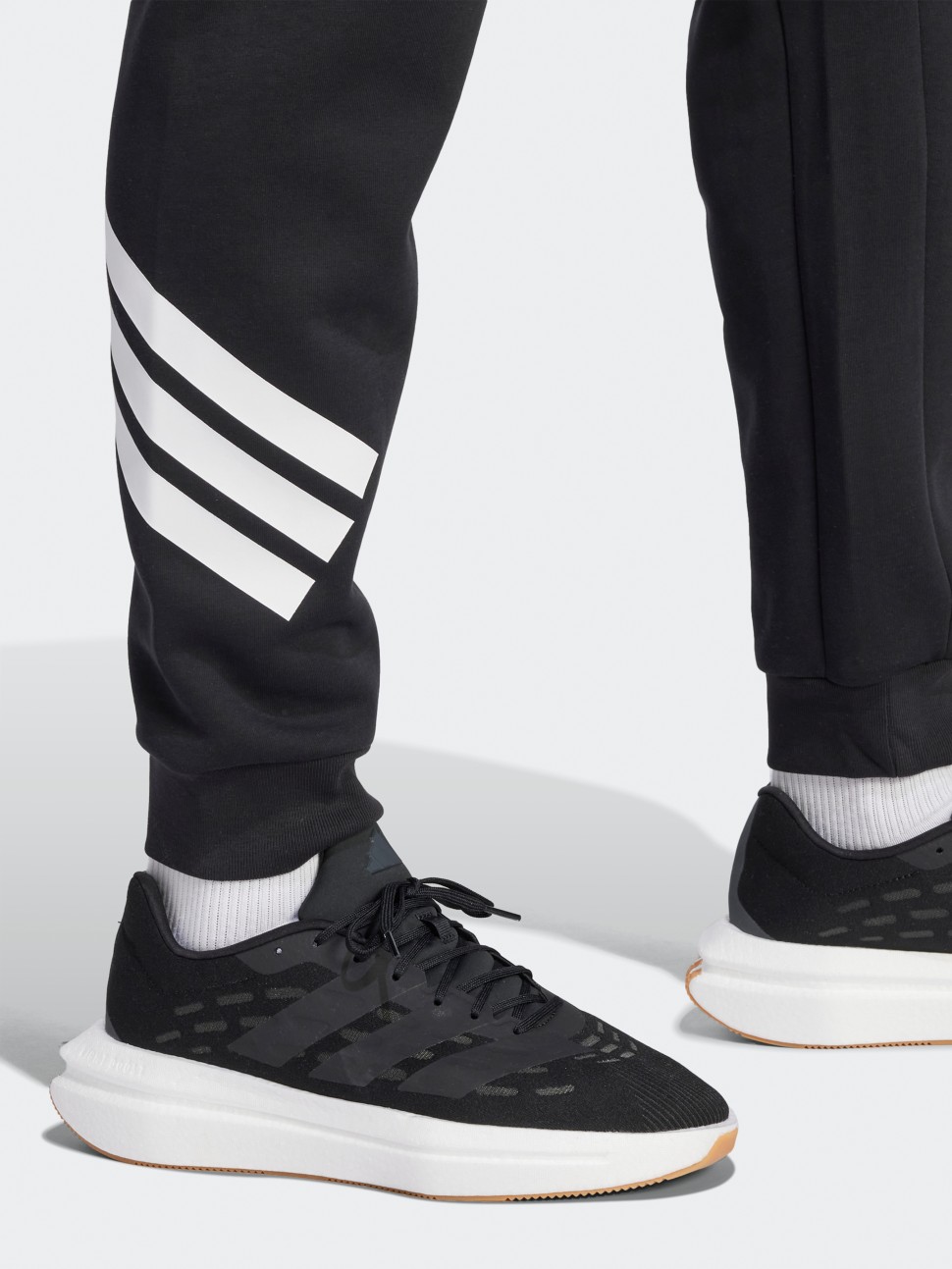 Штани чоловічі Adidas M FI 3S PT чорні JD4863 — фото 8